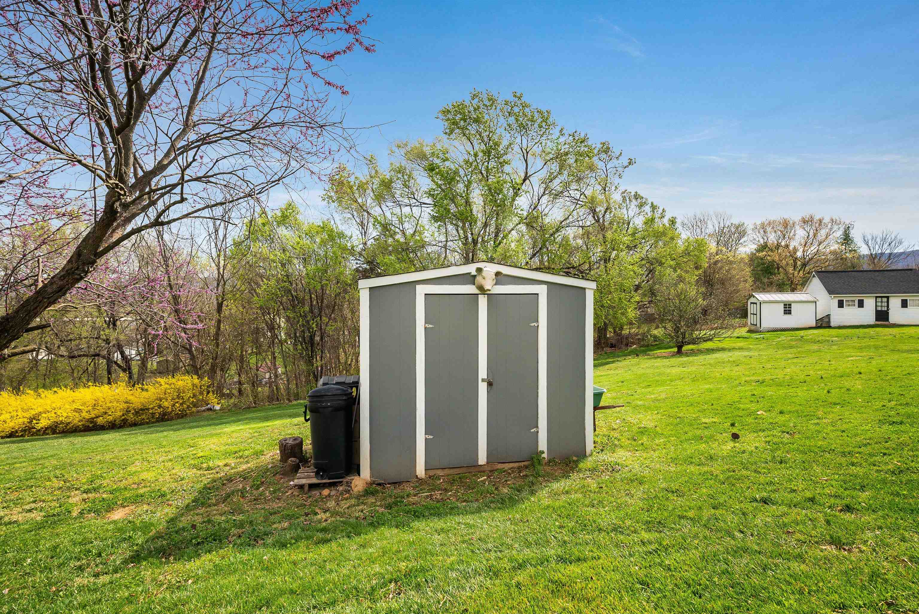 8660 LACEY HEIGHTS AVE