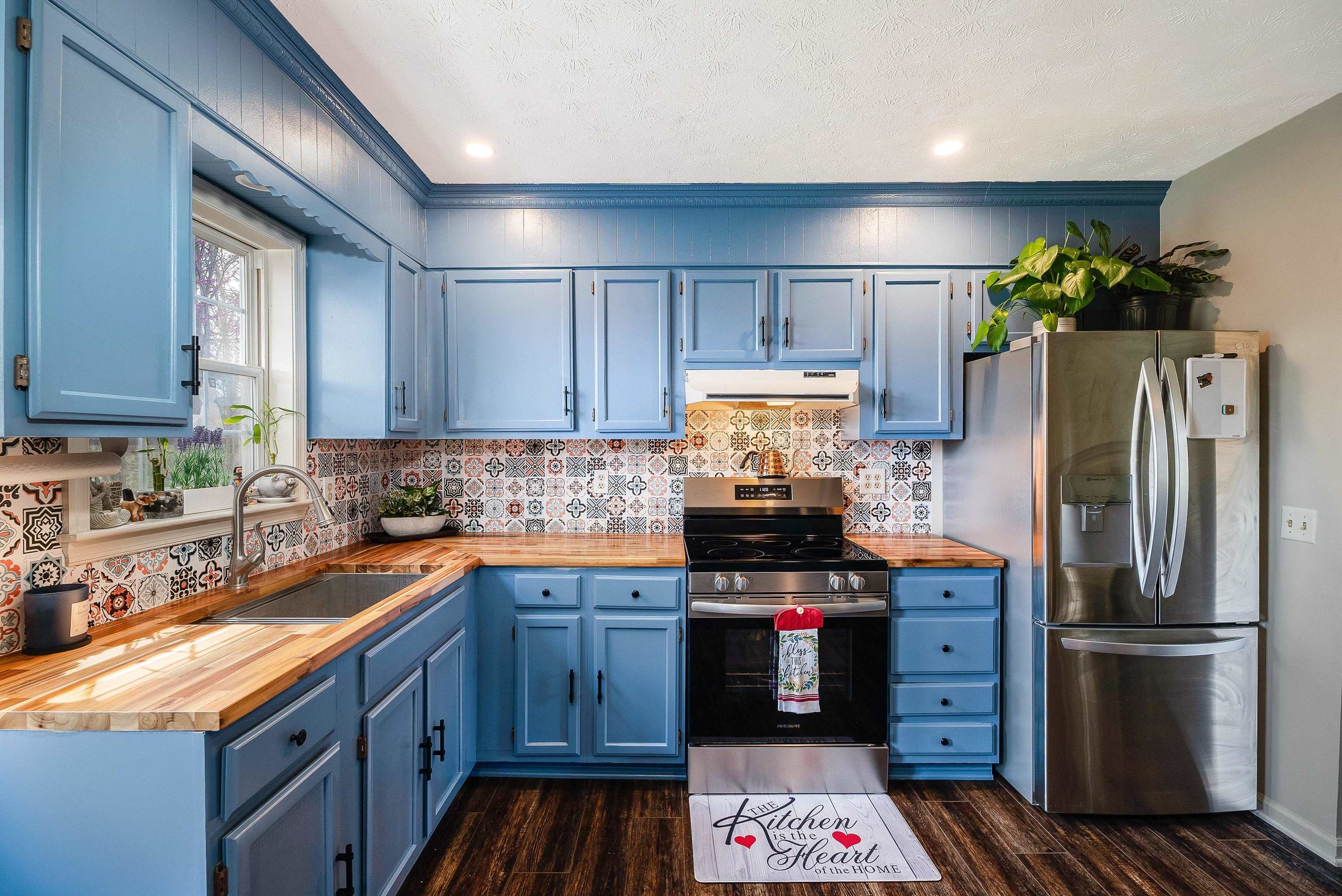 8660 LACEY HEIGHTS AVE