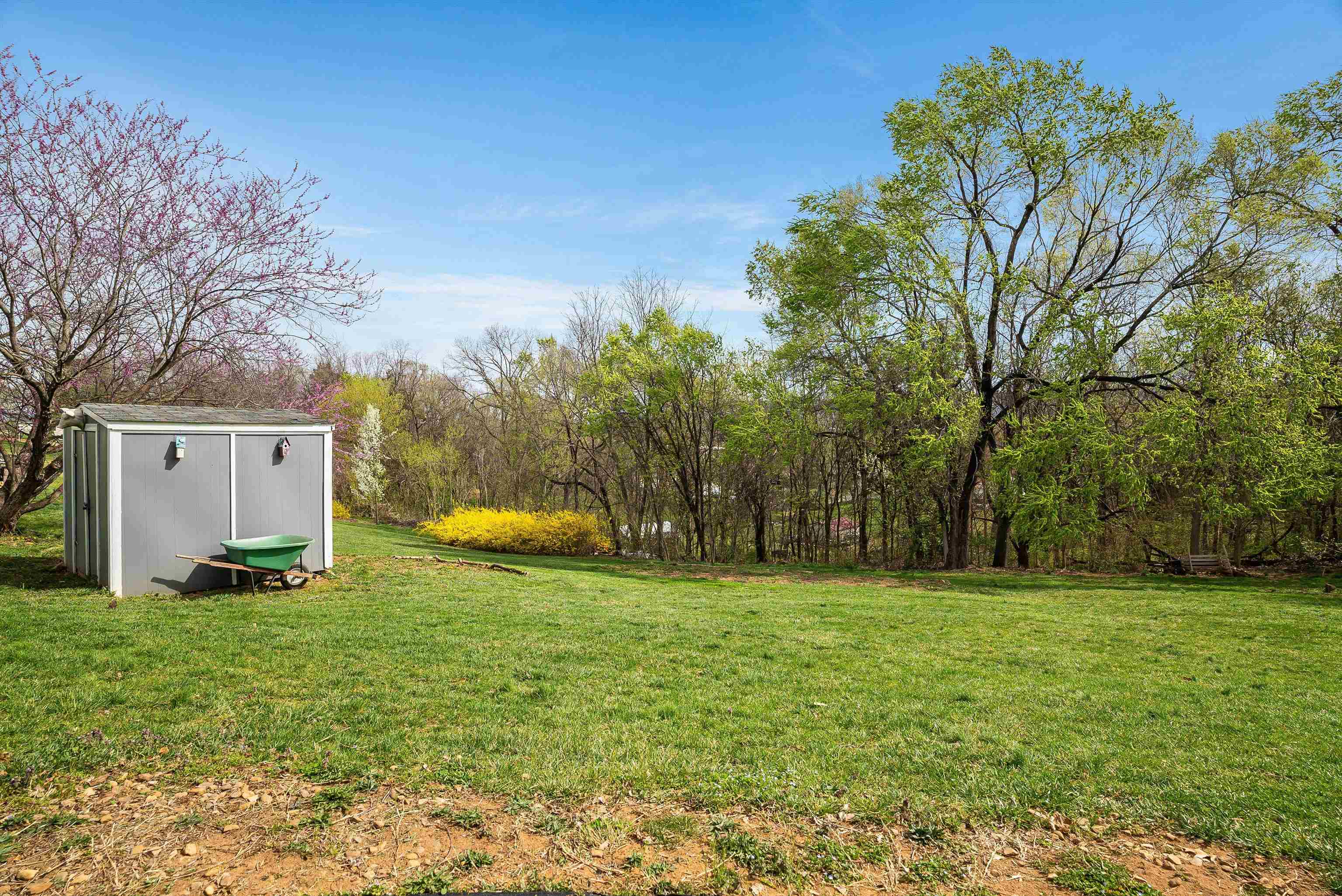 8660 LACEY HEIGHTS AVE