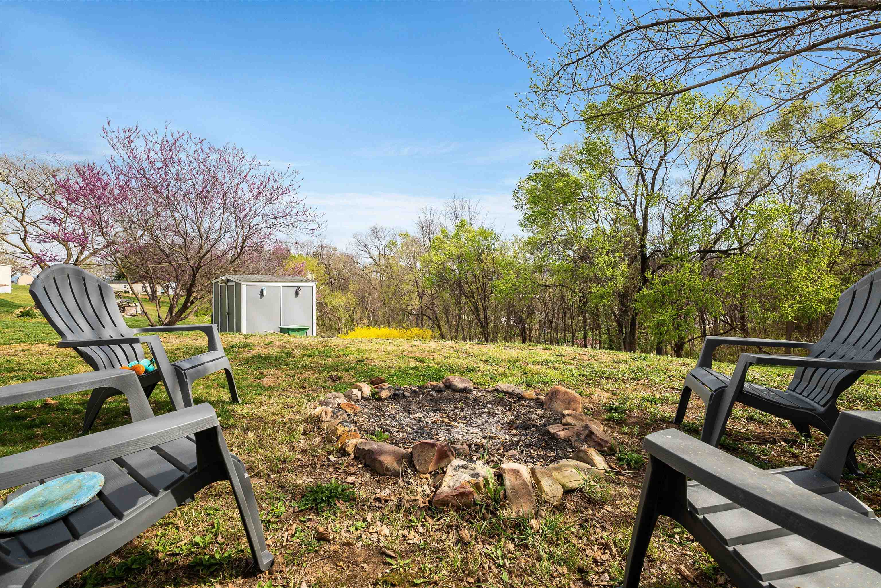 8660 LACEY HEIGHTS AVE