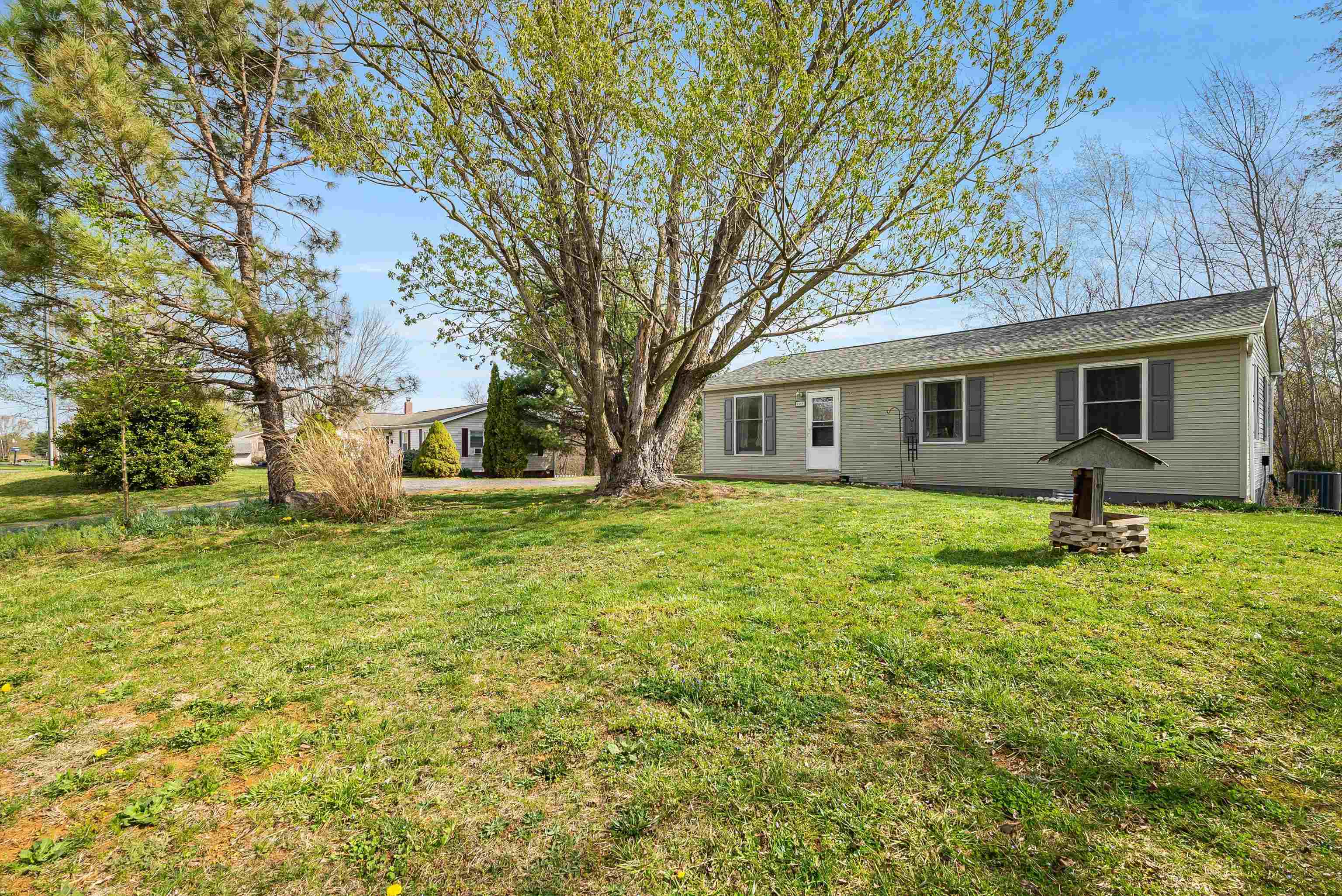 8660 LACEY HEIGHTS AVE