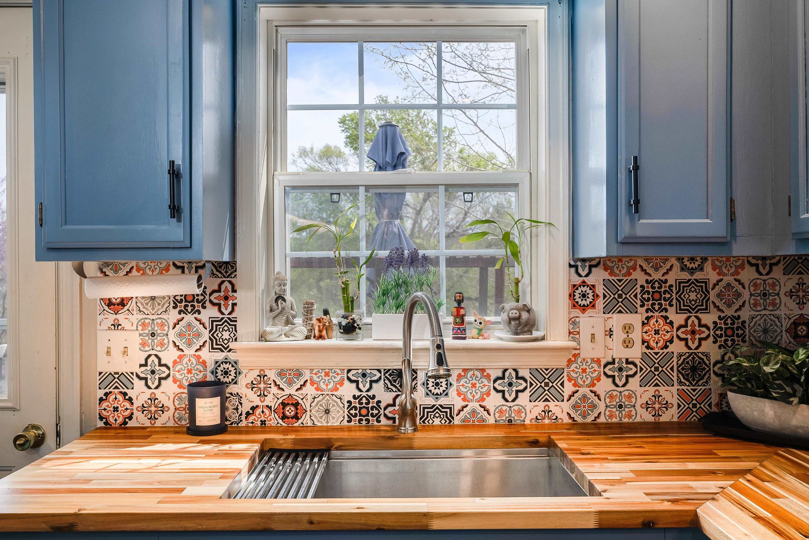 8660 LACEY HEIGHTS AVE