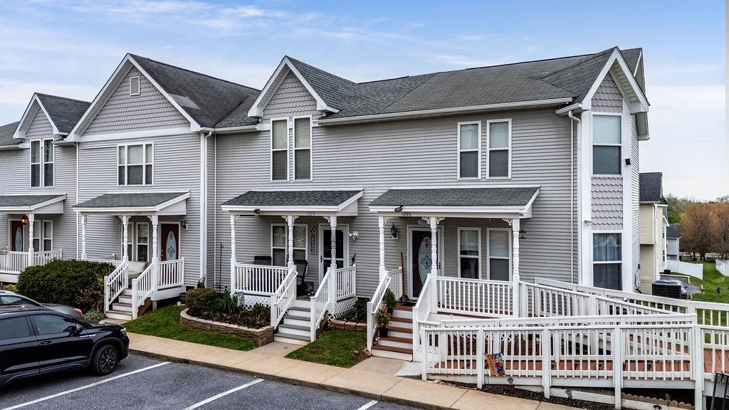 1294 VICTORIAN VILLAGE DR