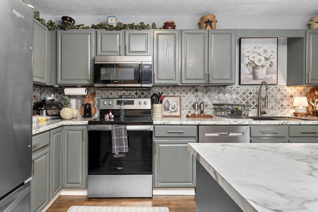 1294 VICTORIAN VILLAGE DR