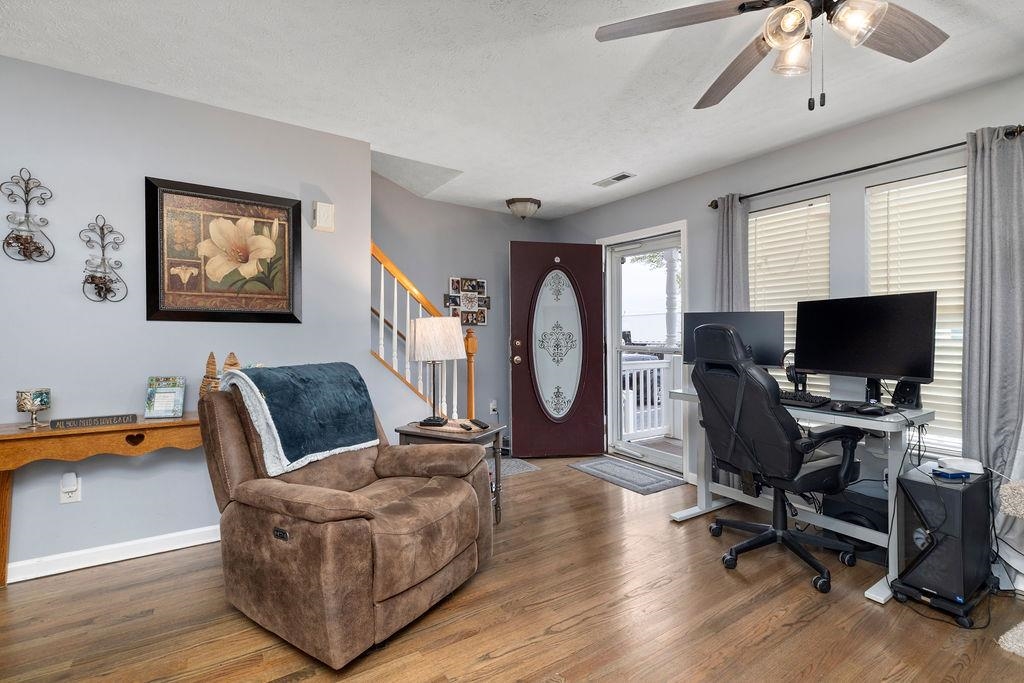 1294 VICTORIAN VILLAGE DR