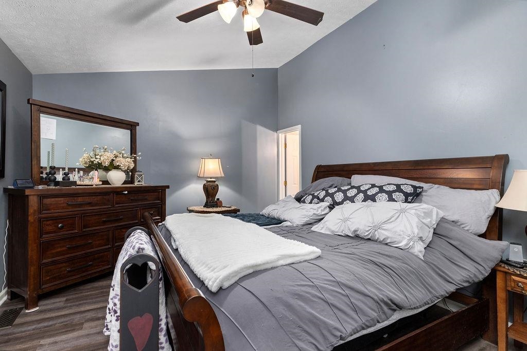 1294 VICTORIAN VILLAGE DR