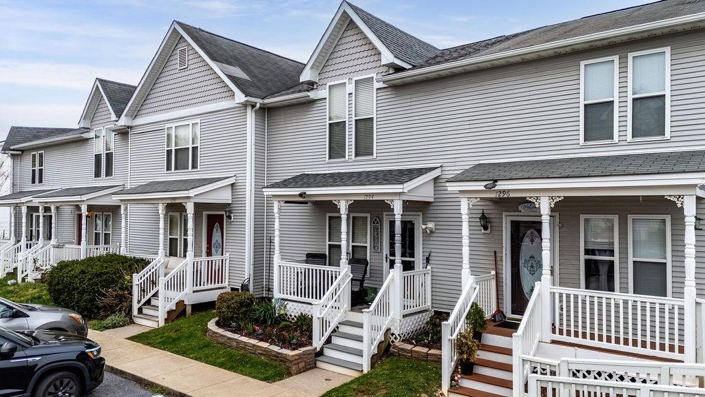 1294 VICTORIAN VILLAGE DR