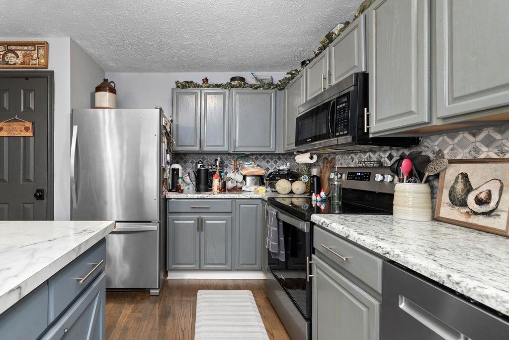 1294 VICTORIAN VILLAGE DR