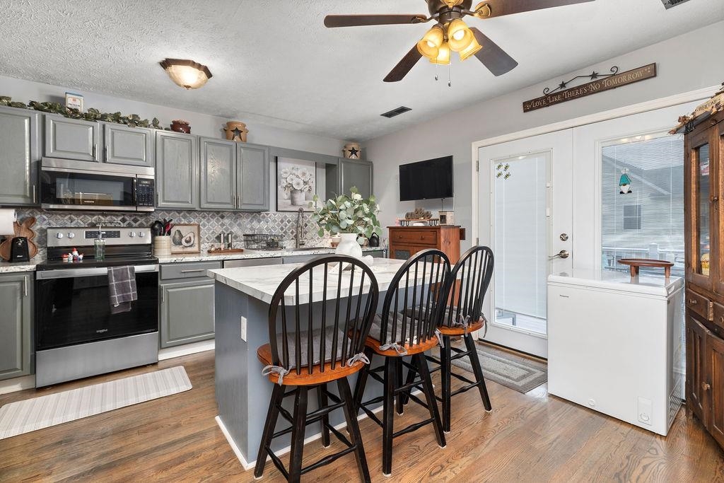 1294 VICTORIAN VILLAGE DR