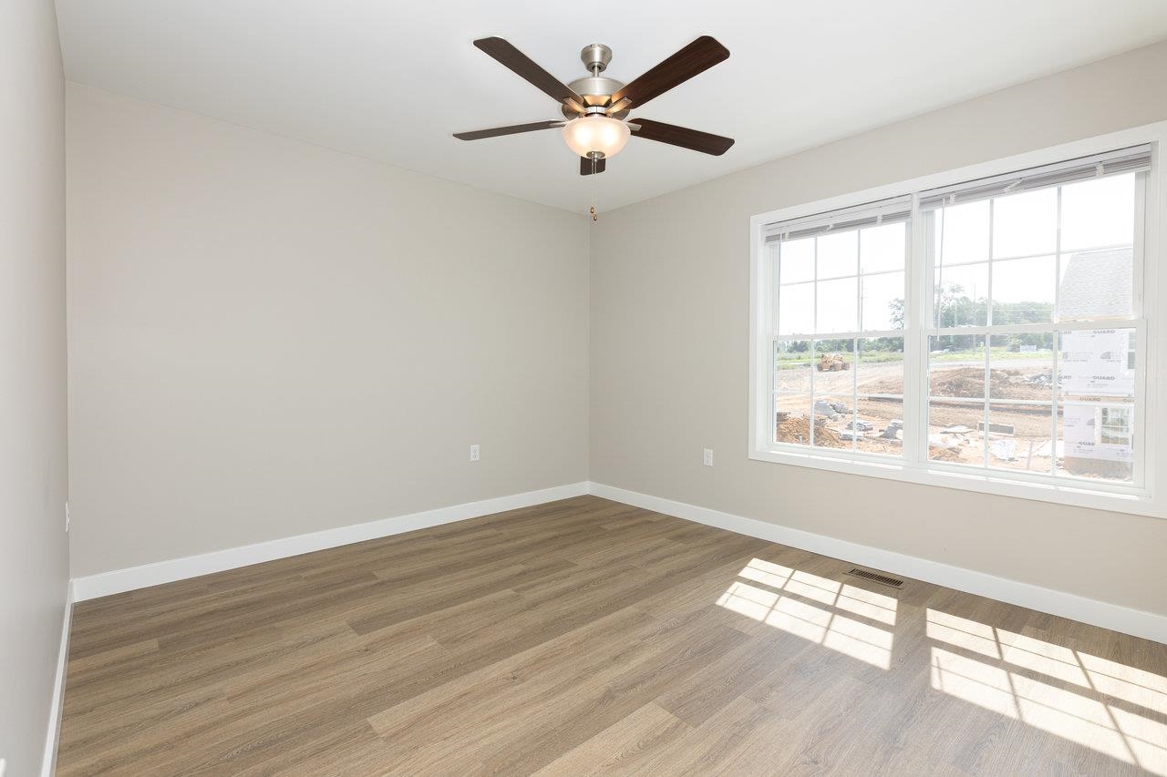 1421 WOODROW CIR