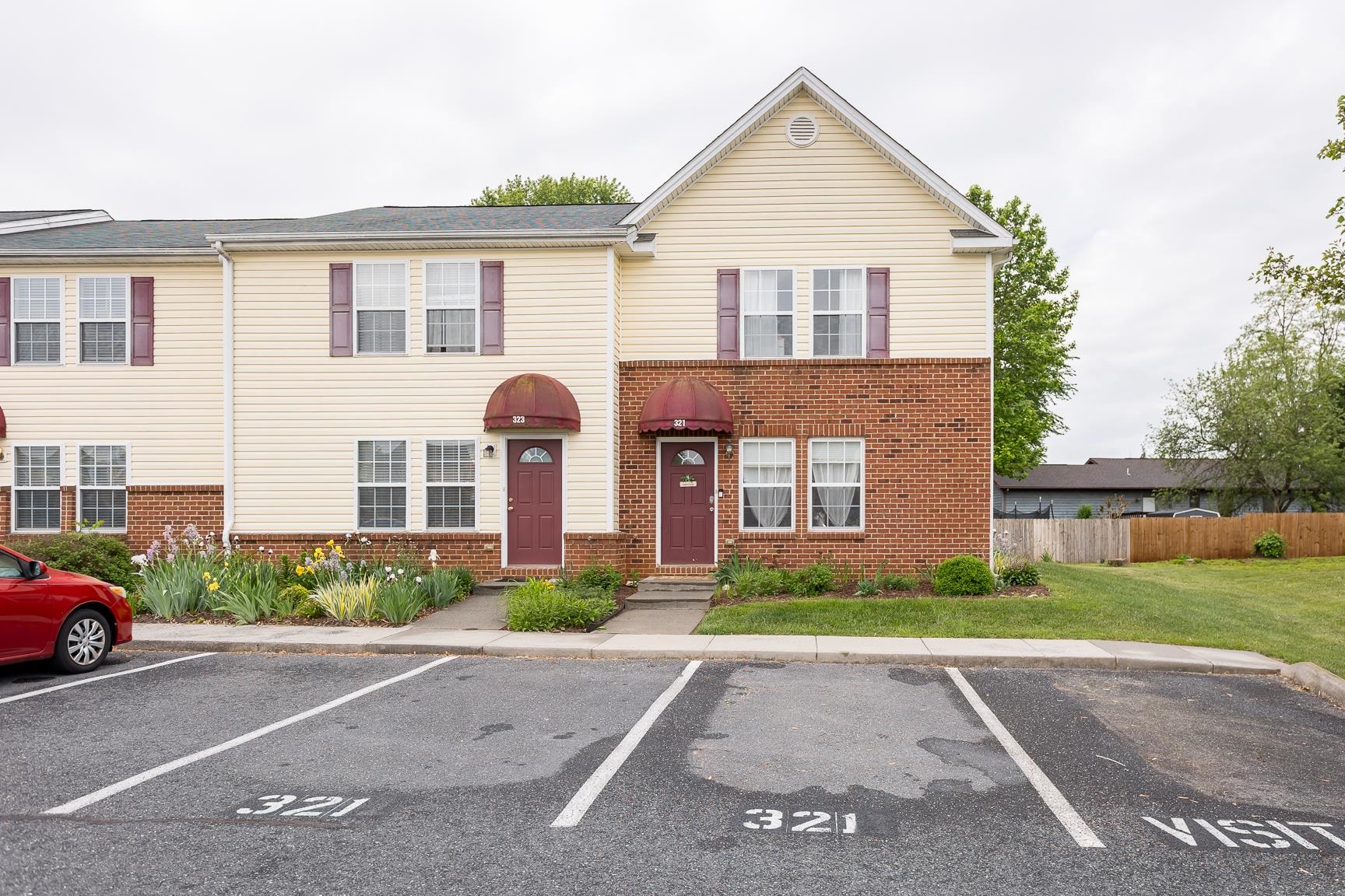 321 EMERSON LN
