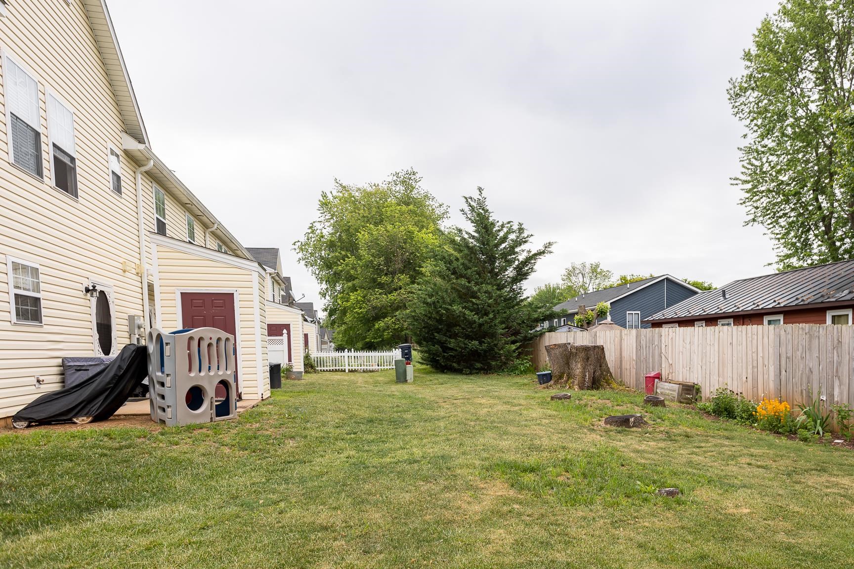 321 EMERSON LN