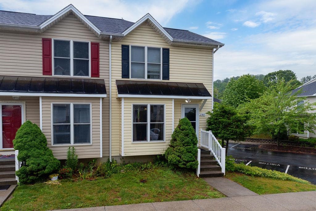 2387 KING ARTHURS CT