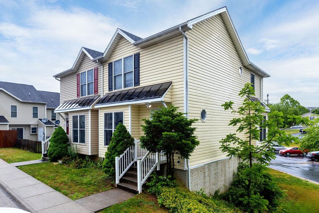 2387 KING ARTHURS CT