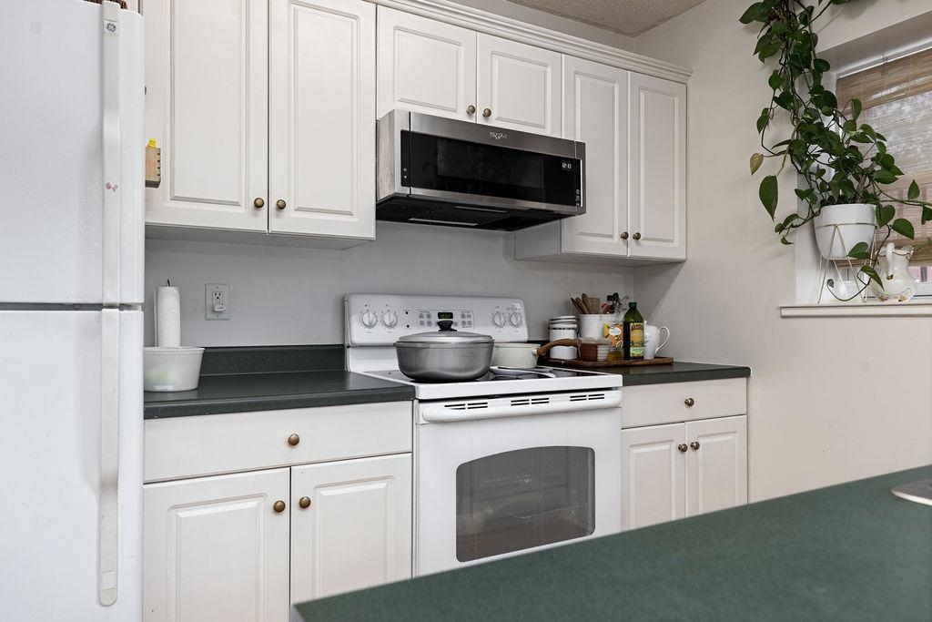 2387 KING ARTHURS CT