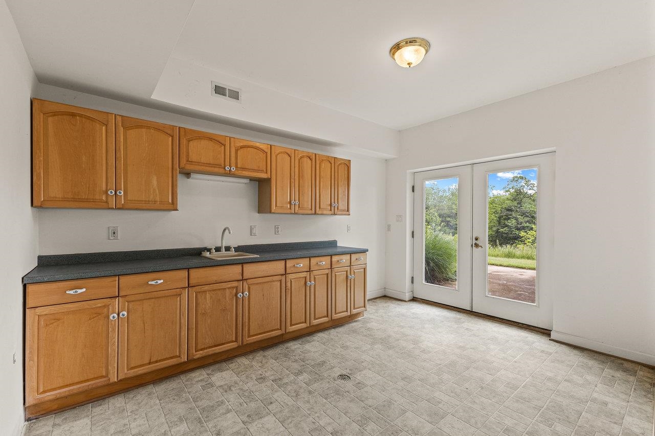 135 MEAGANS RUN RD
