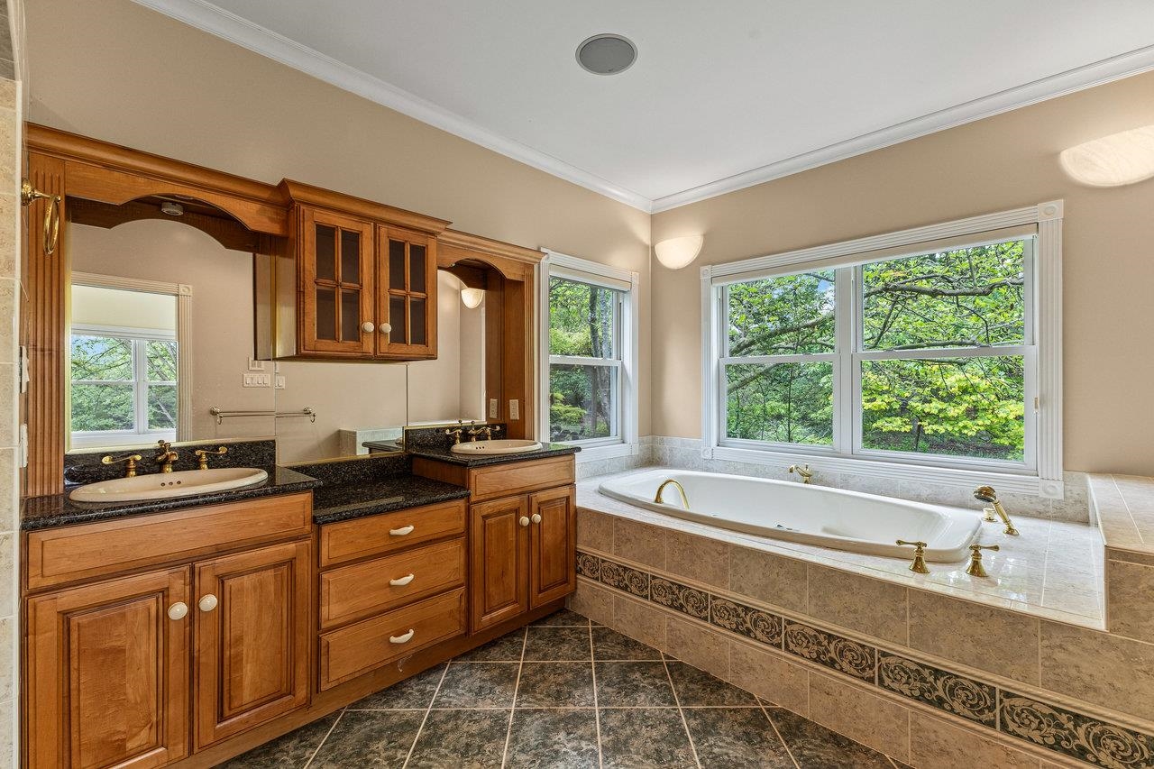 135 MEAGANS RUN RD