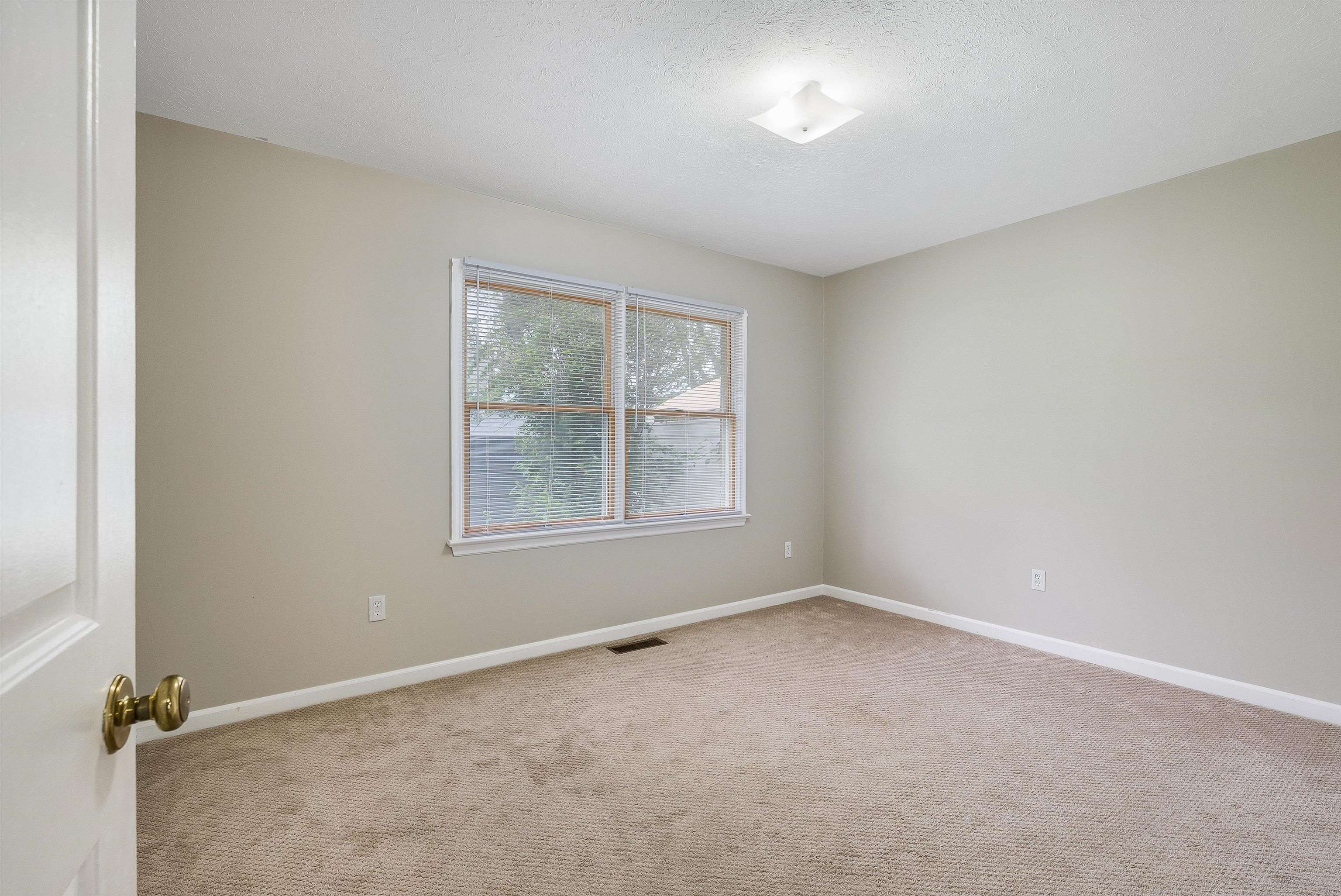 2090 ANNANDALE CT
