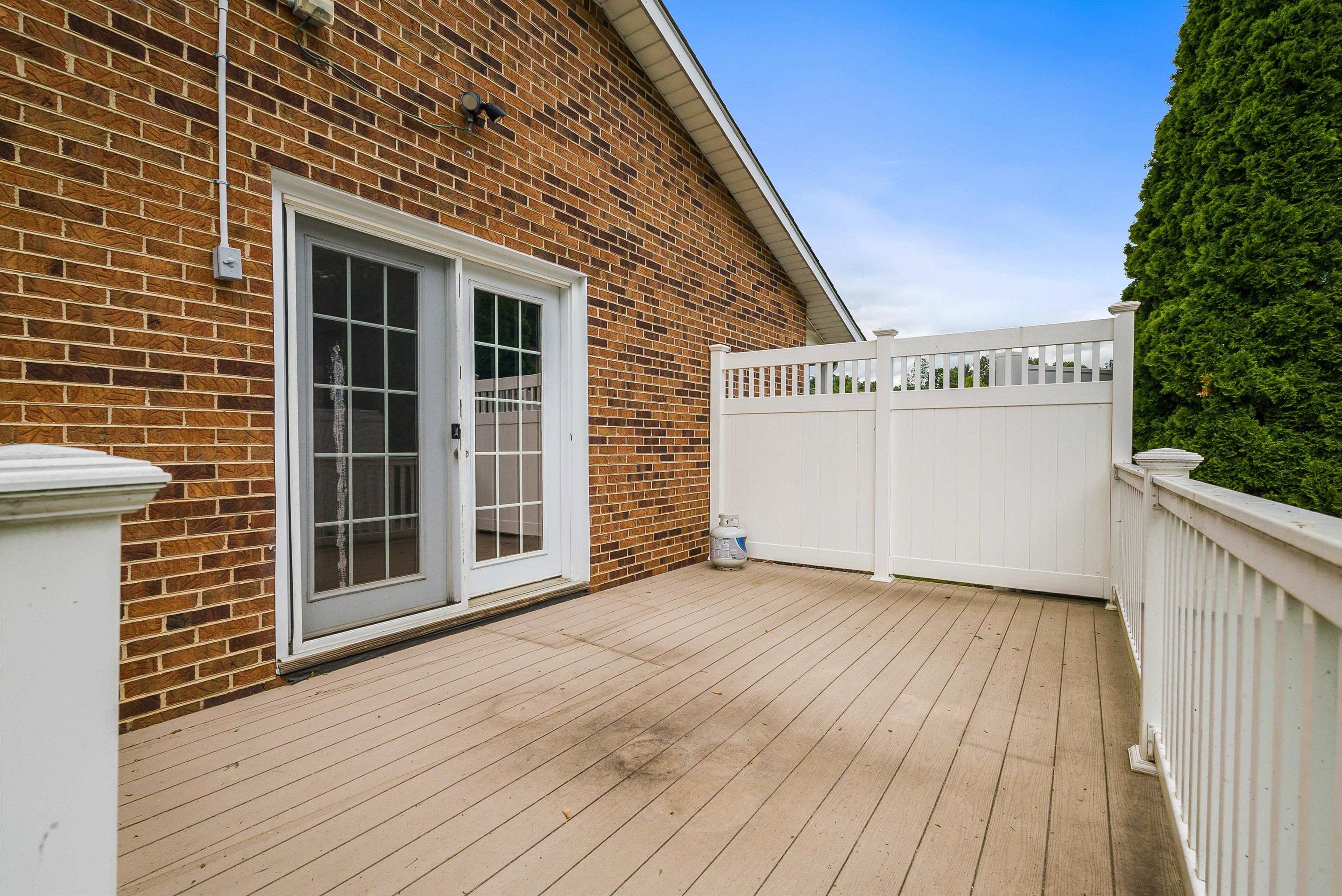 2090 ANNANDALE CT