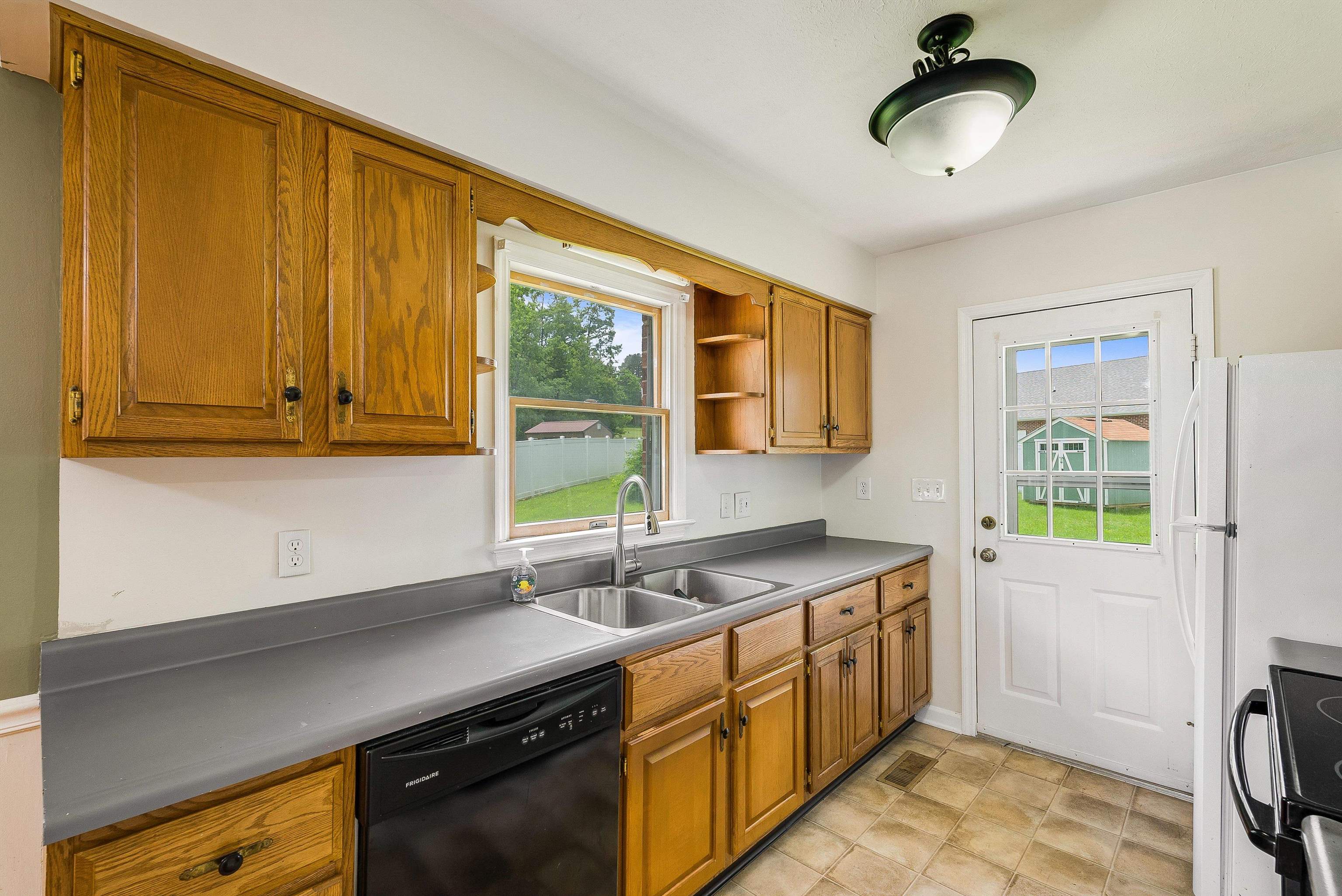 2090 ANNANDALE CT