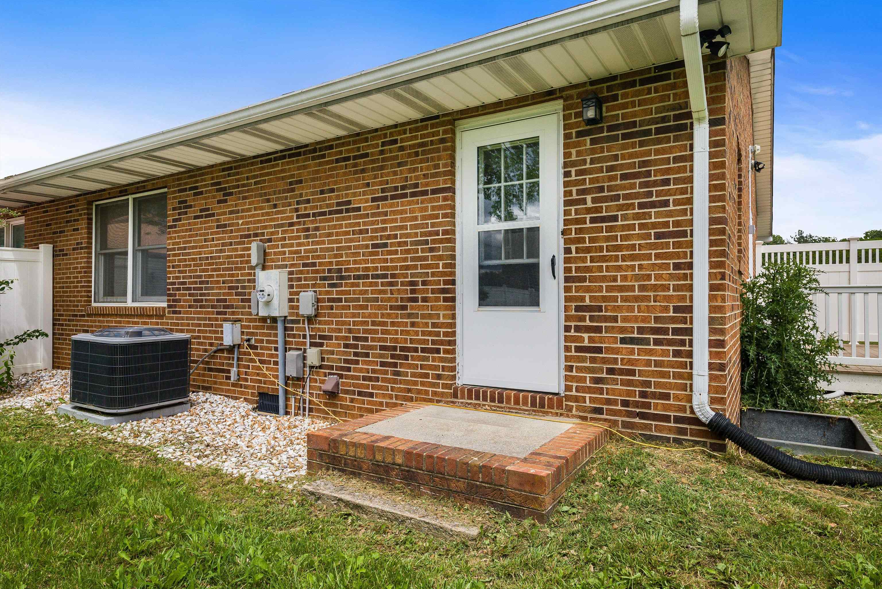2090 ANNANDALE CT