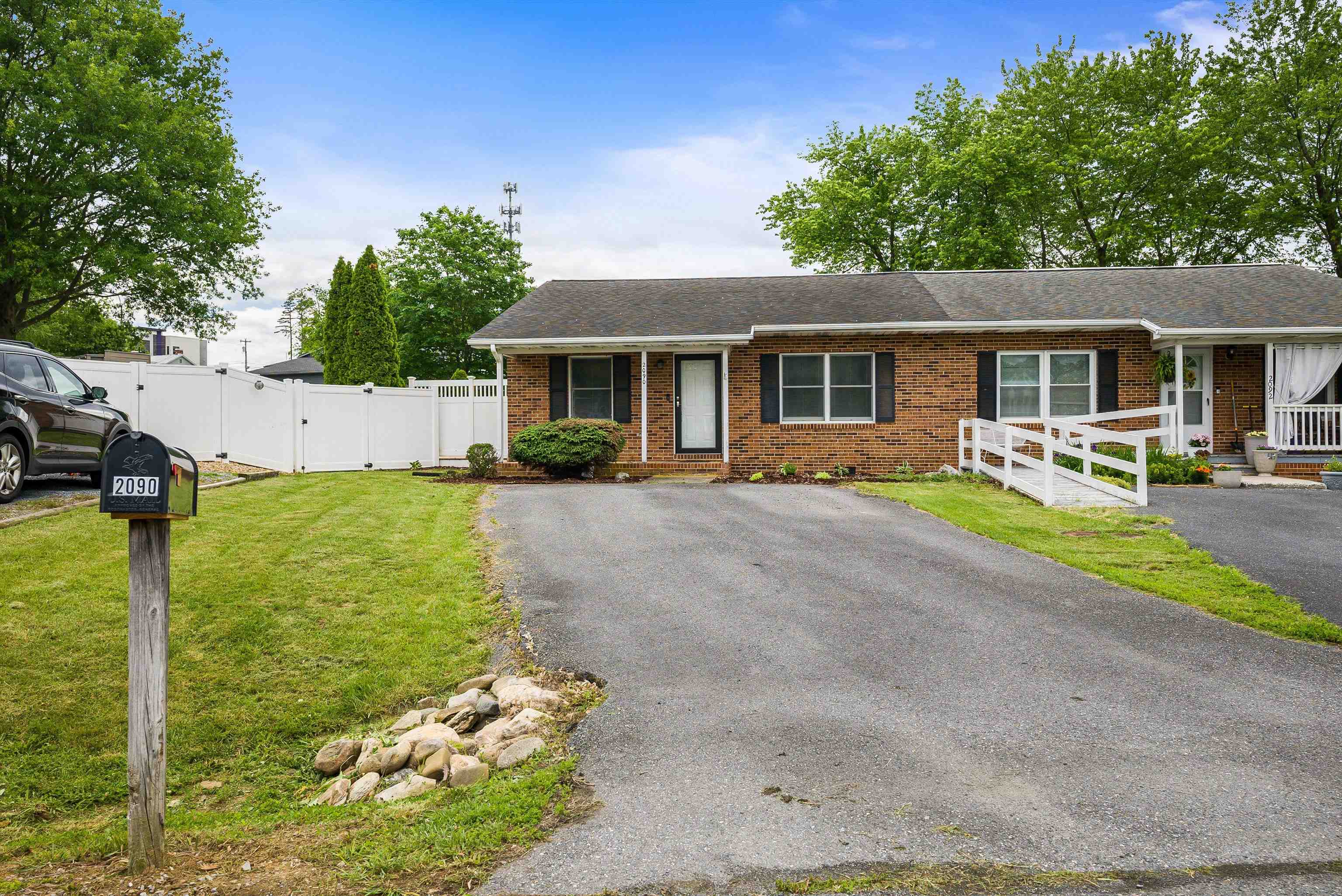 2090 ANNANDALE CT