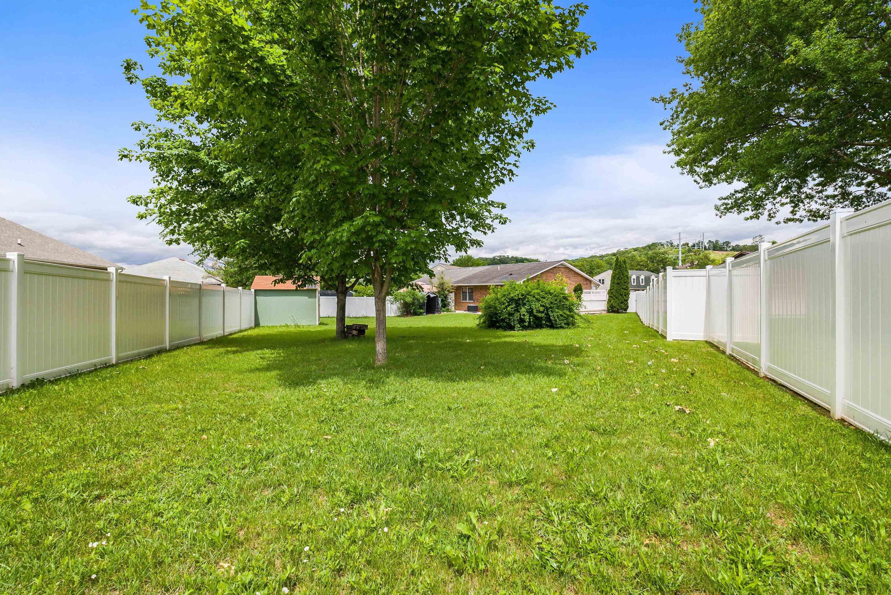2090 ANNANDALE CT