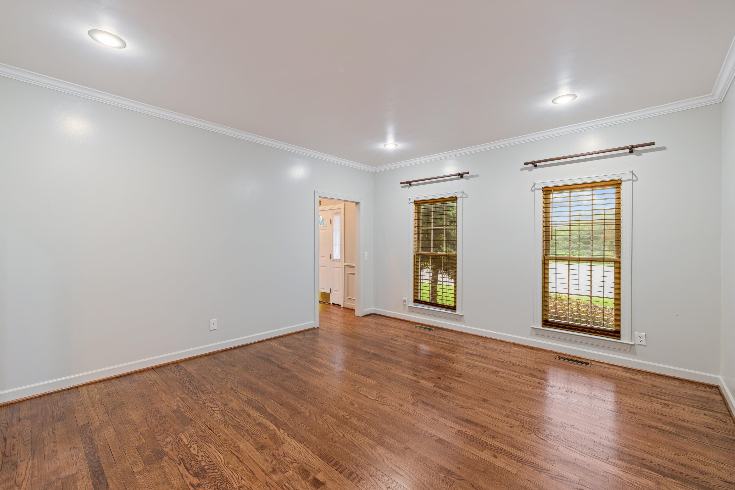 580 MYERS AVE