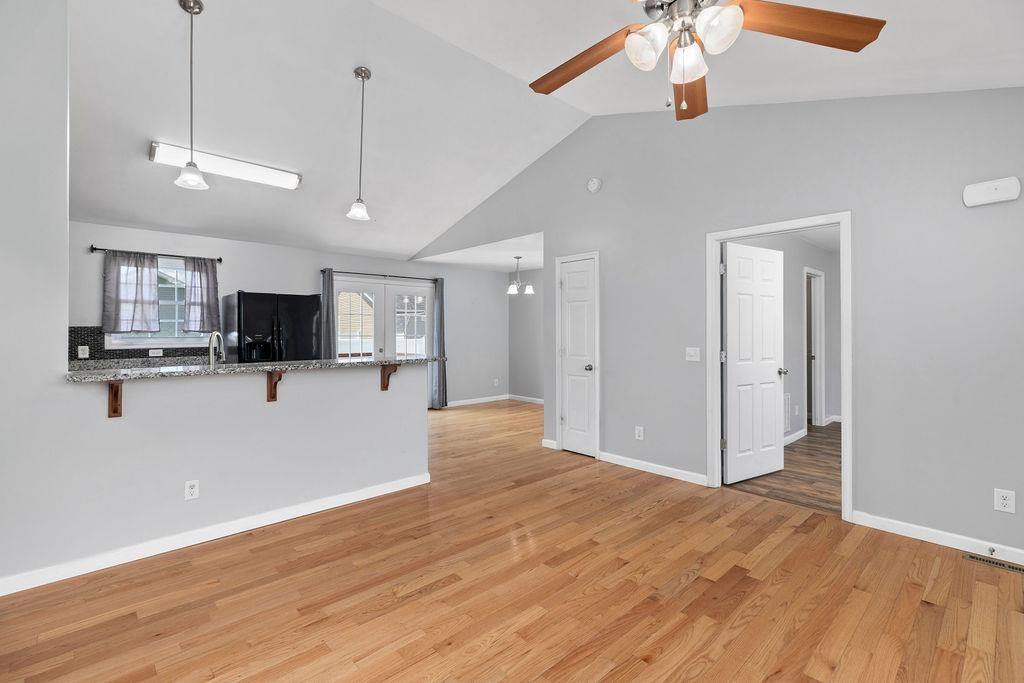 1453 MANDOLIN AVE