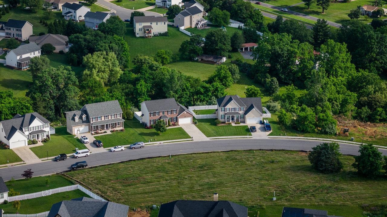 110 JILLIAN LN