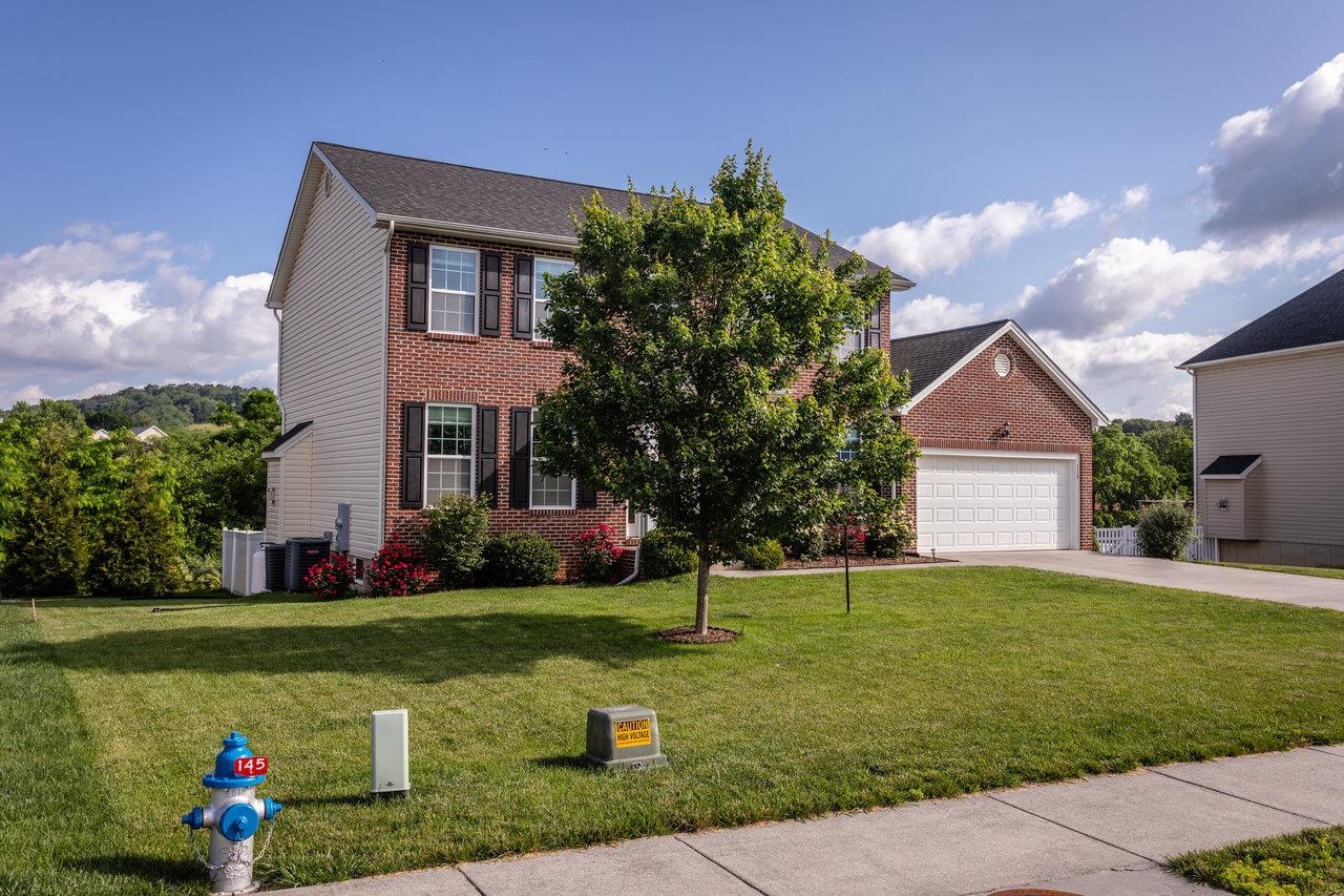 110 JILLIAN LN