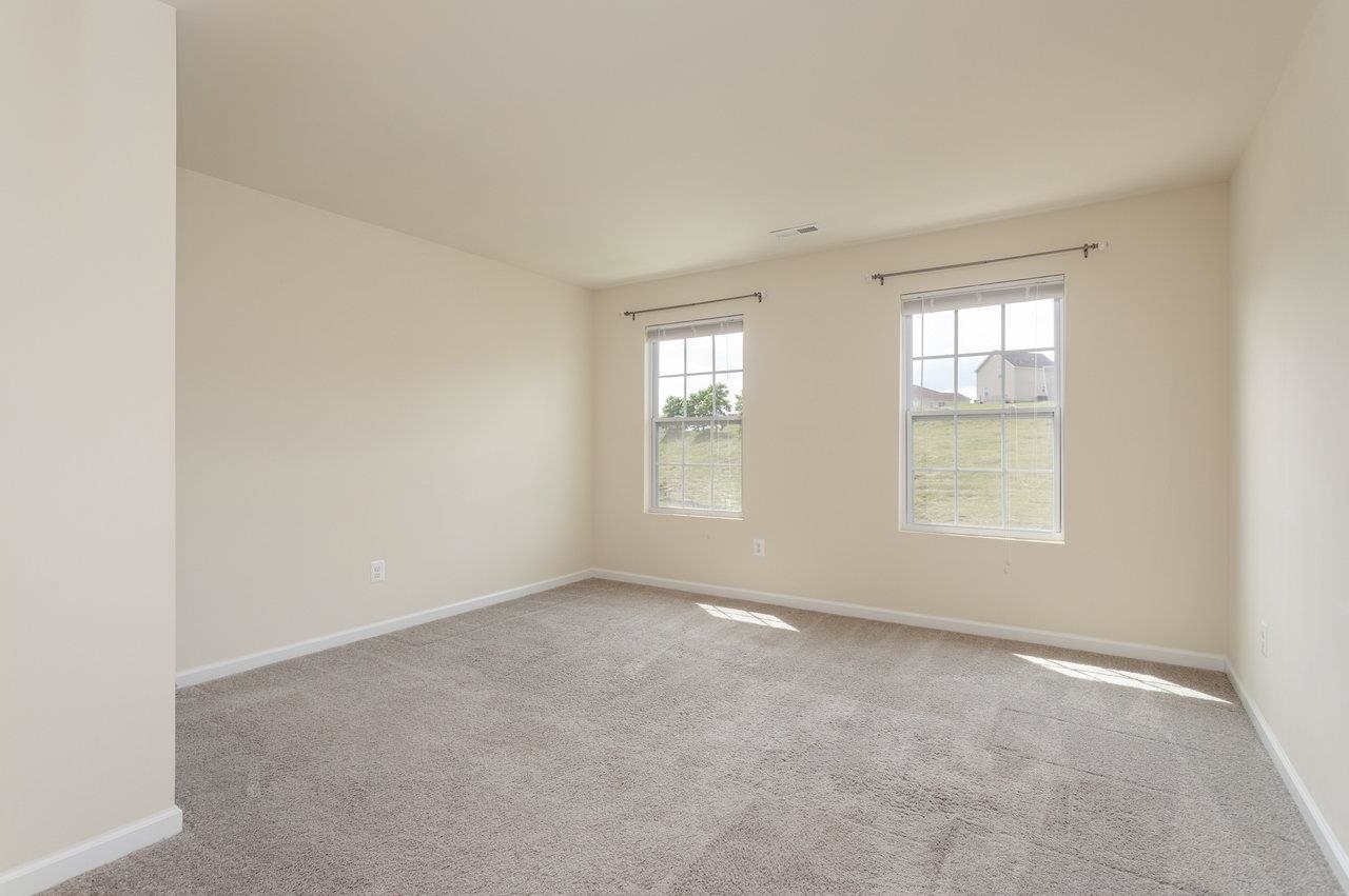 110 JILLIAN LN