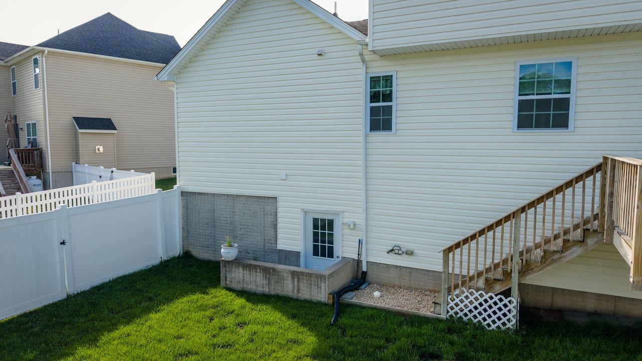110 JILLIAN LN