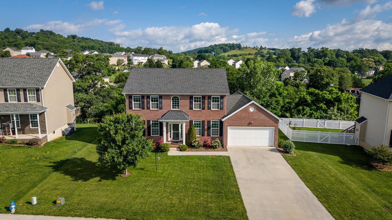 110 JILLIAN LN
