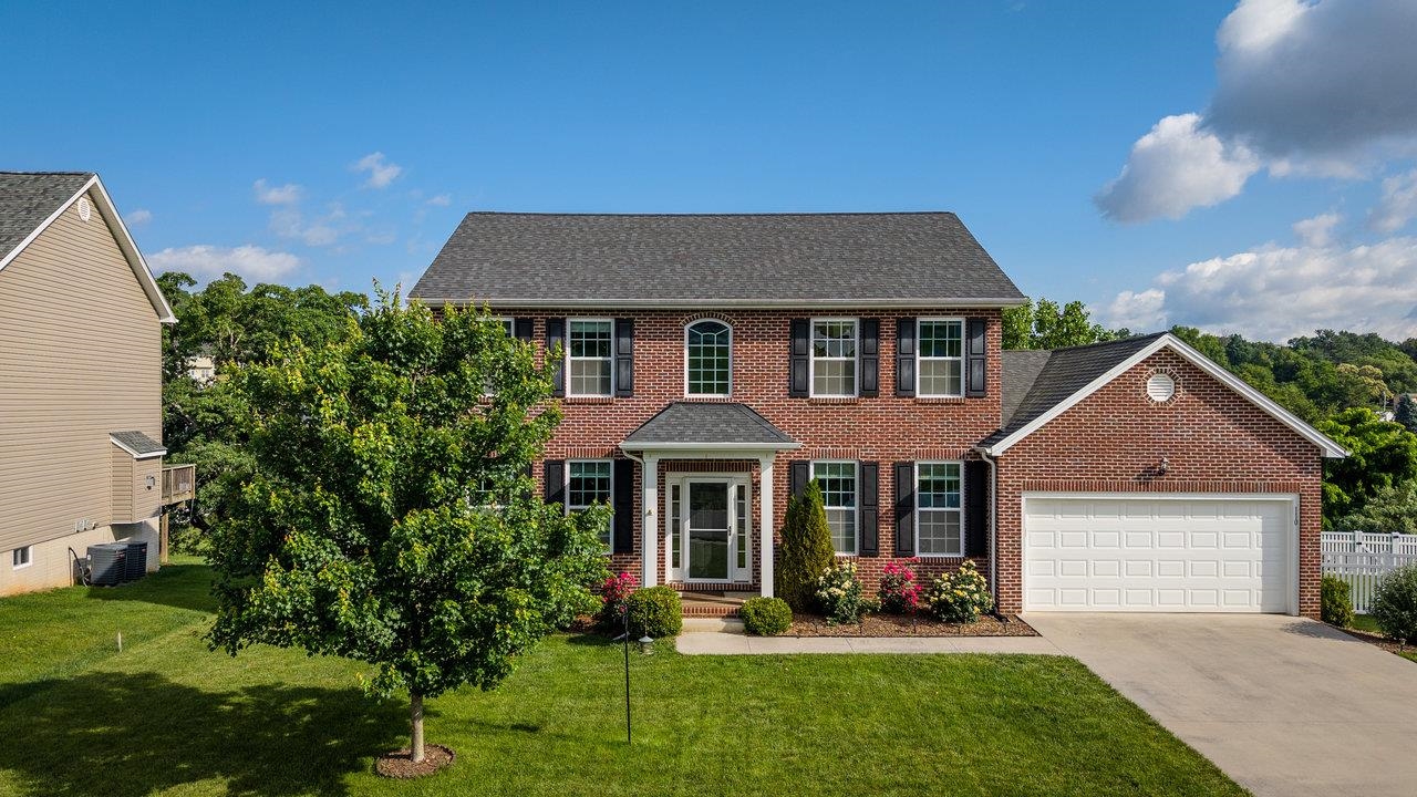 110 JILLIAN LN