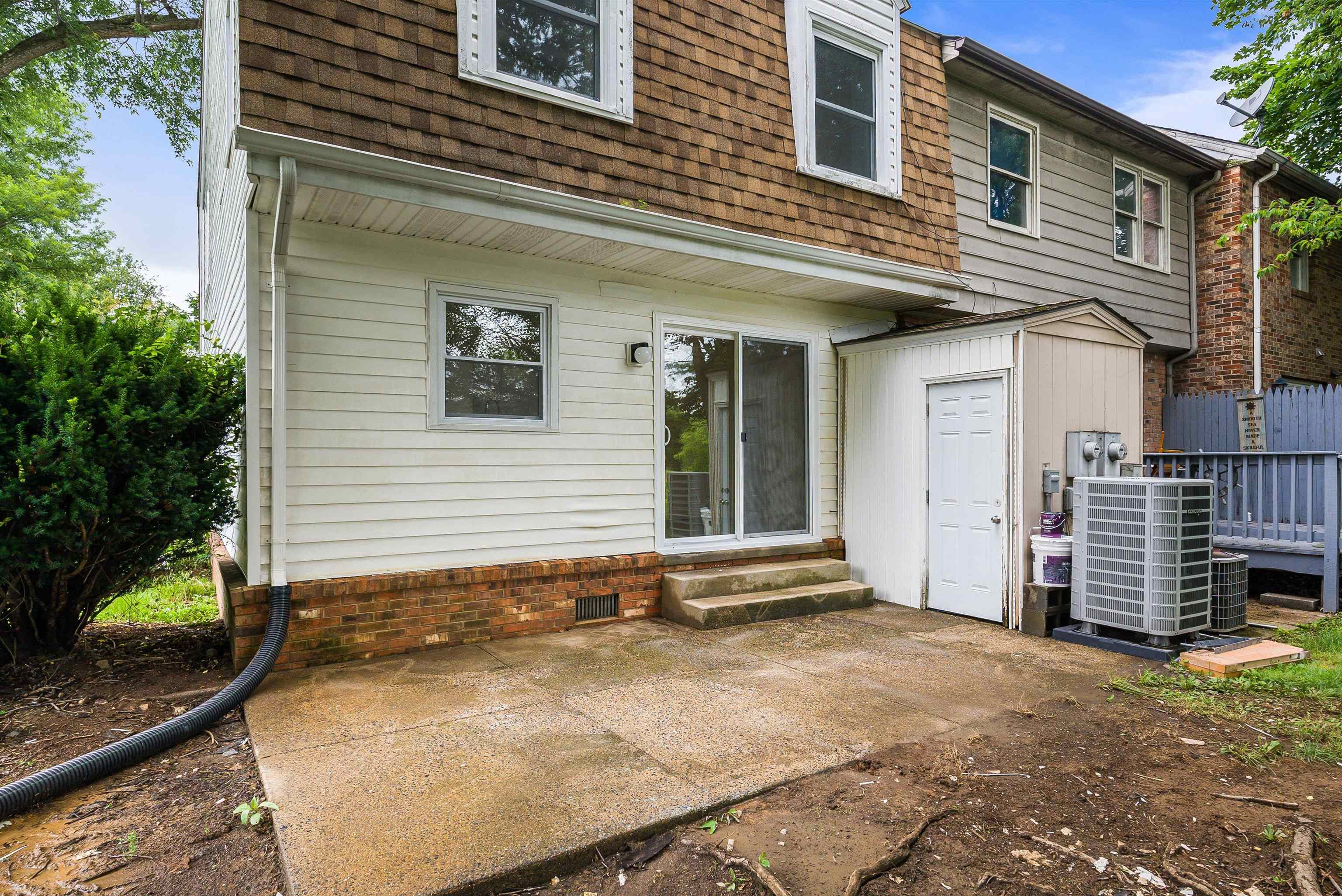 1114 MOUNTAIN VIEW DR