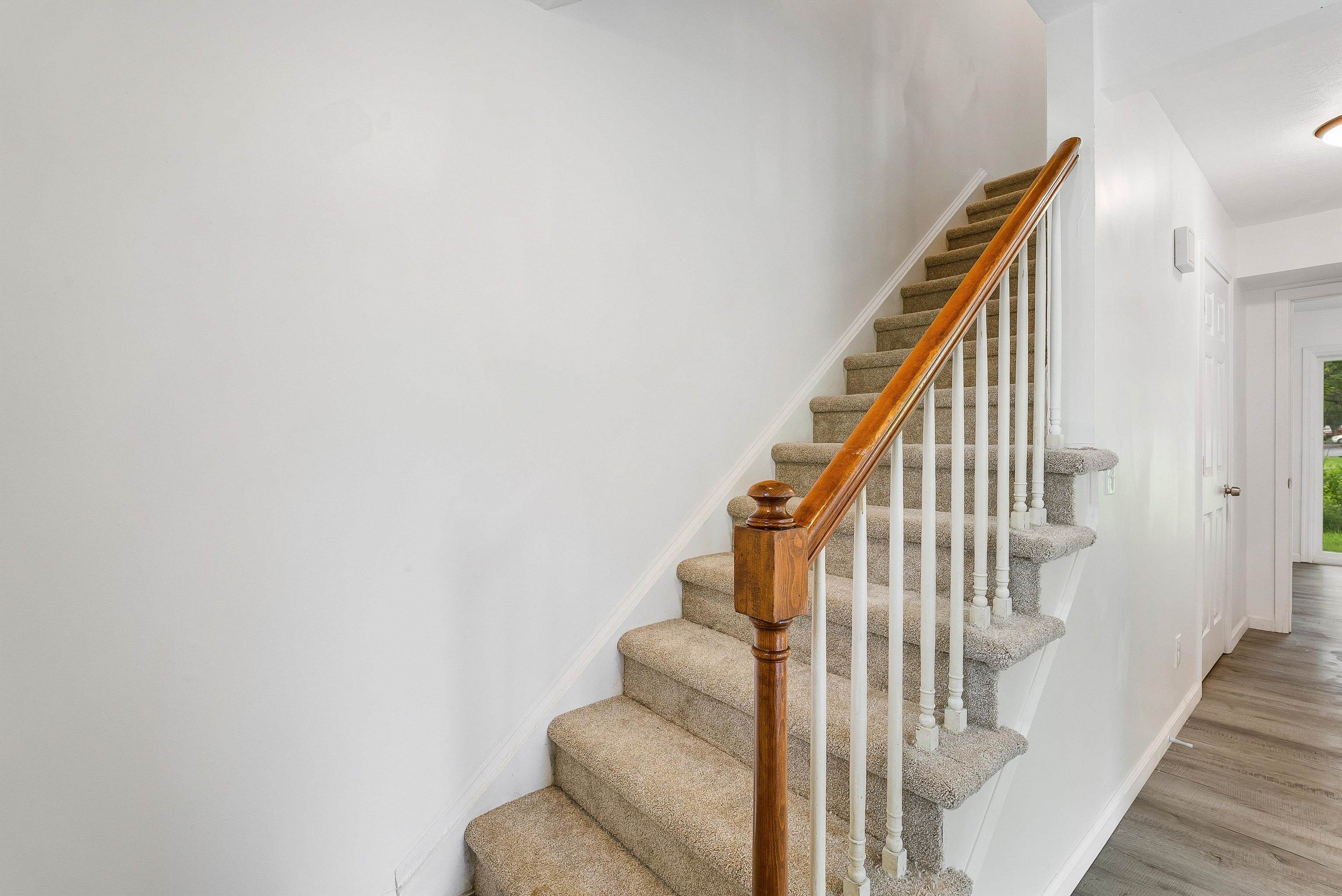 1114 MOUNTAIN VIEW DR