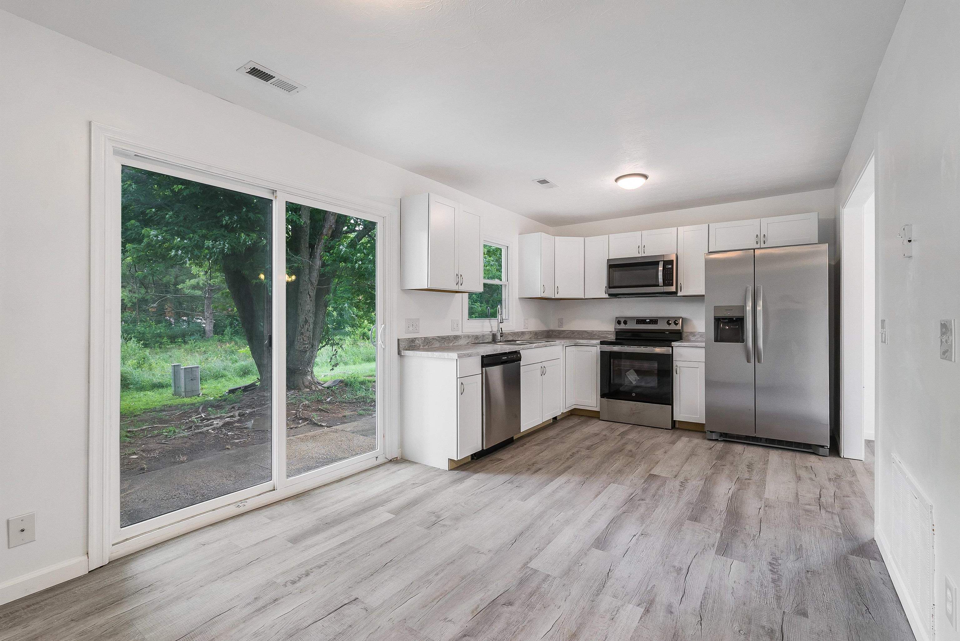 1114 MOUNTAIN VIEW DR