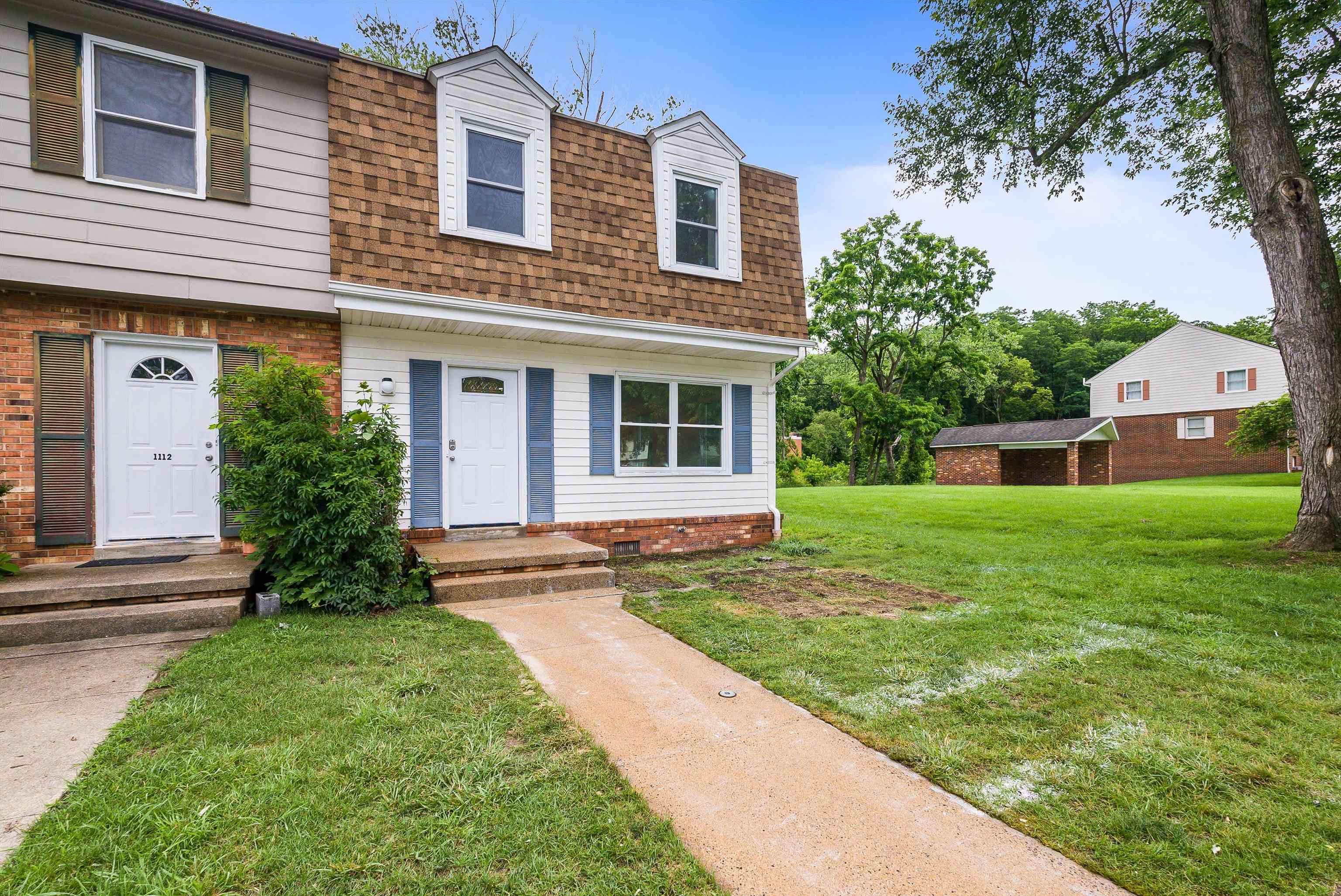 1114 MOUNTAIN VIEW DR