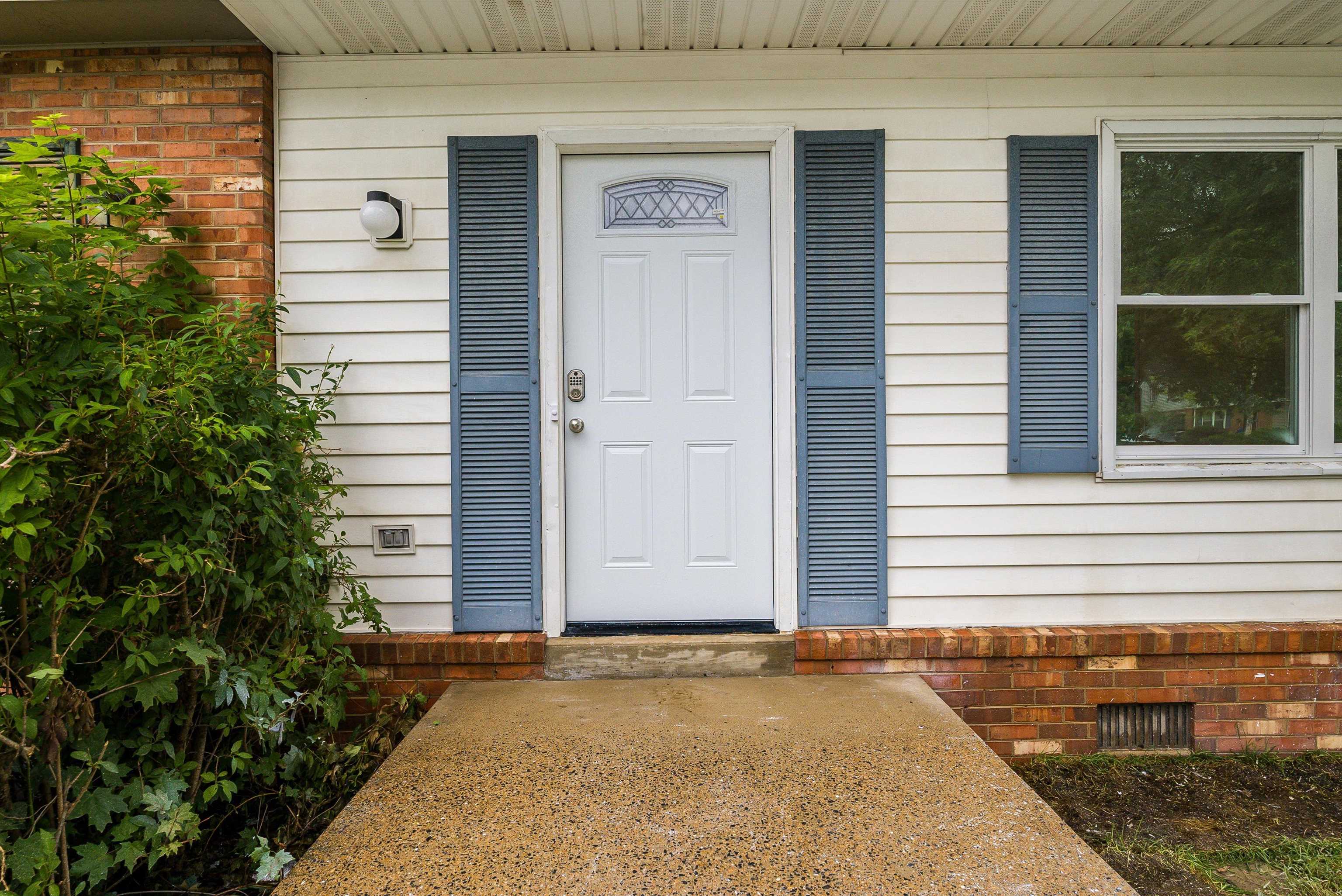 1114 MOUNTAIN VIEW DR