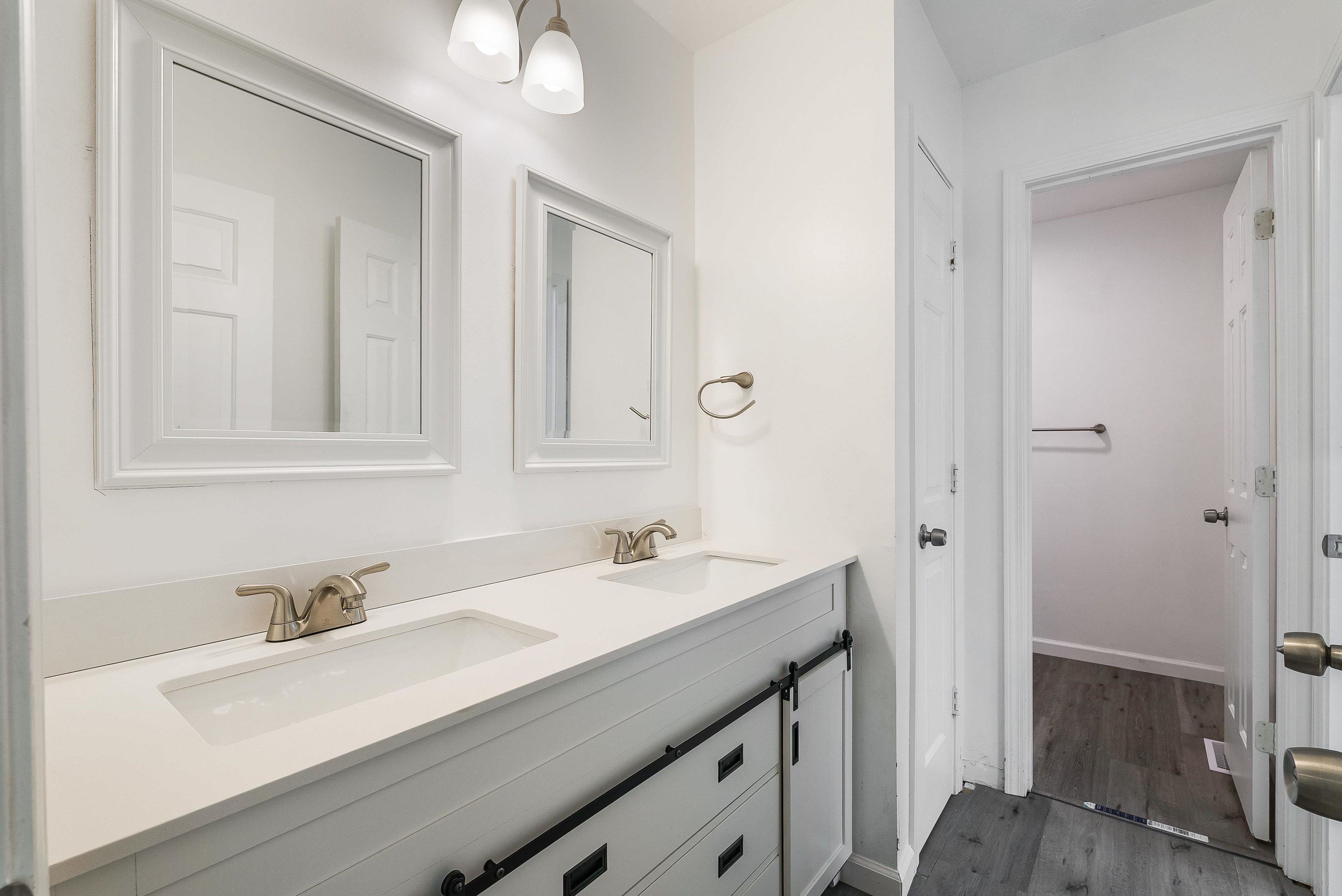 1114 MOUNTAIN VIEW DR