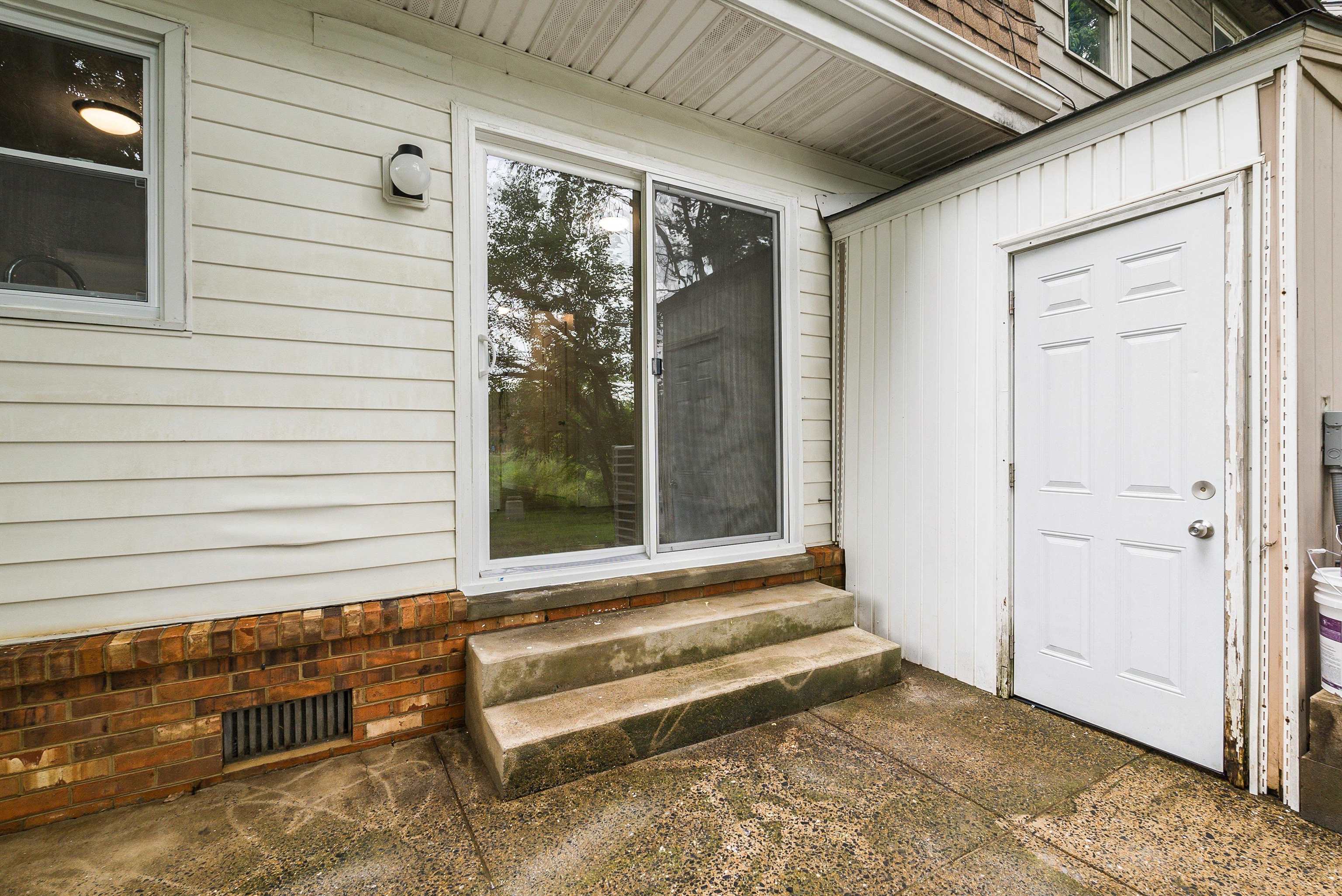 1114 MOUNTAIN VIEW DR