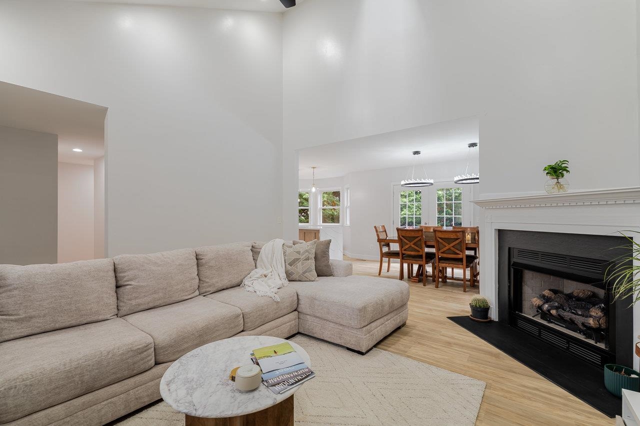 1271 KING EDWARDS WAY