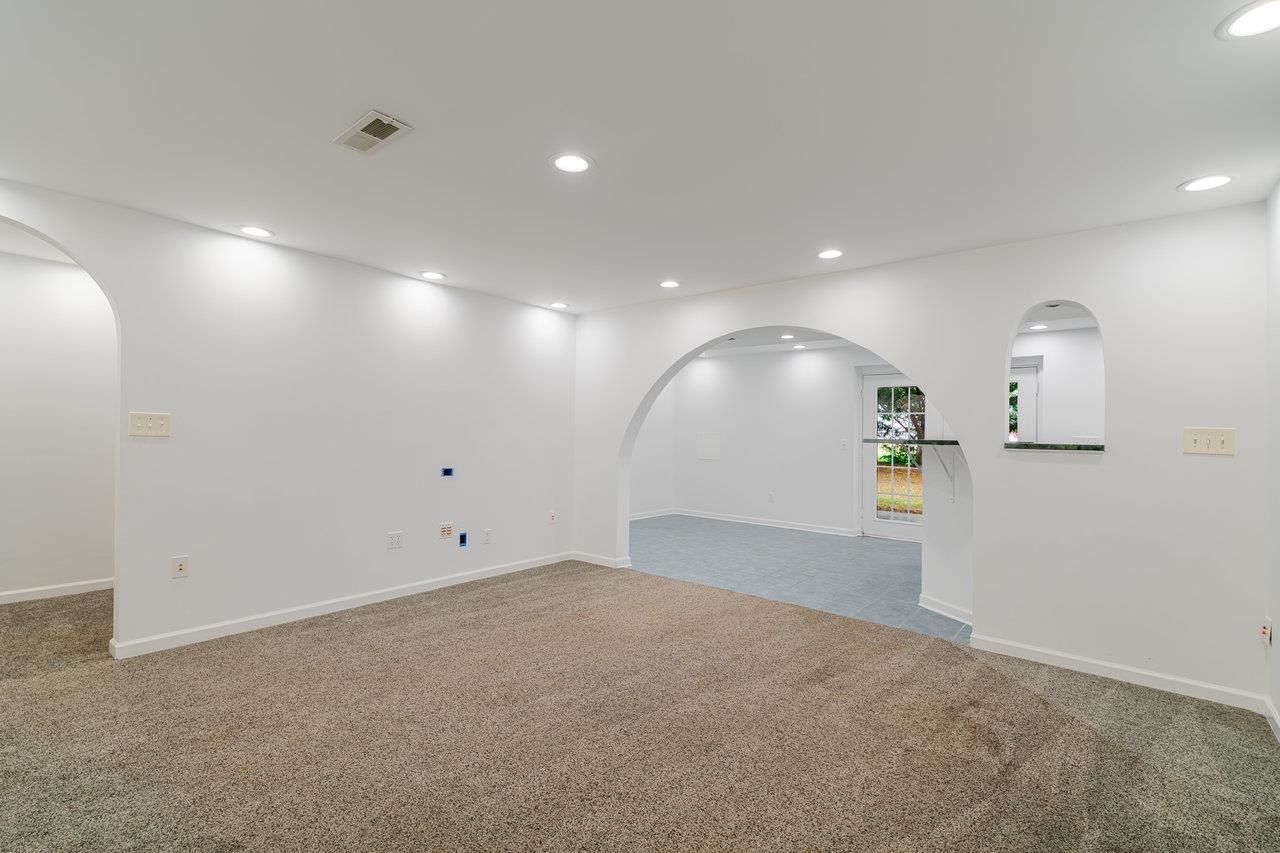 1271 KING EDWARDS WAY