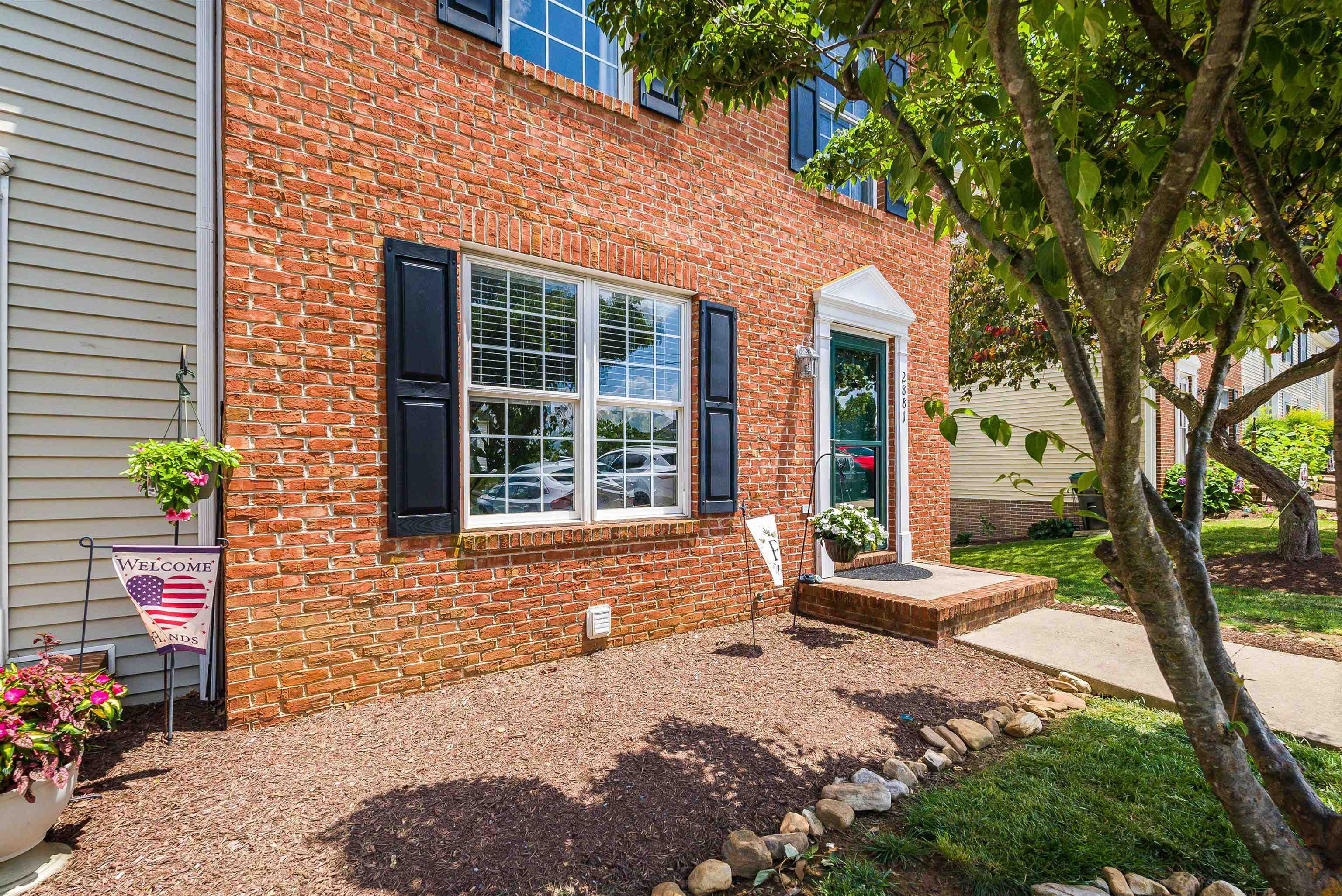 2881 TAYLOR SPRING LN