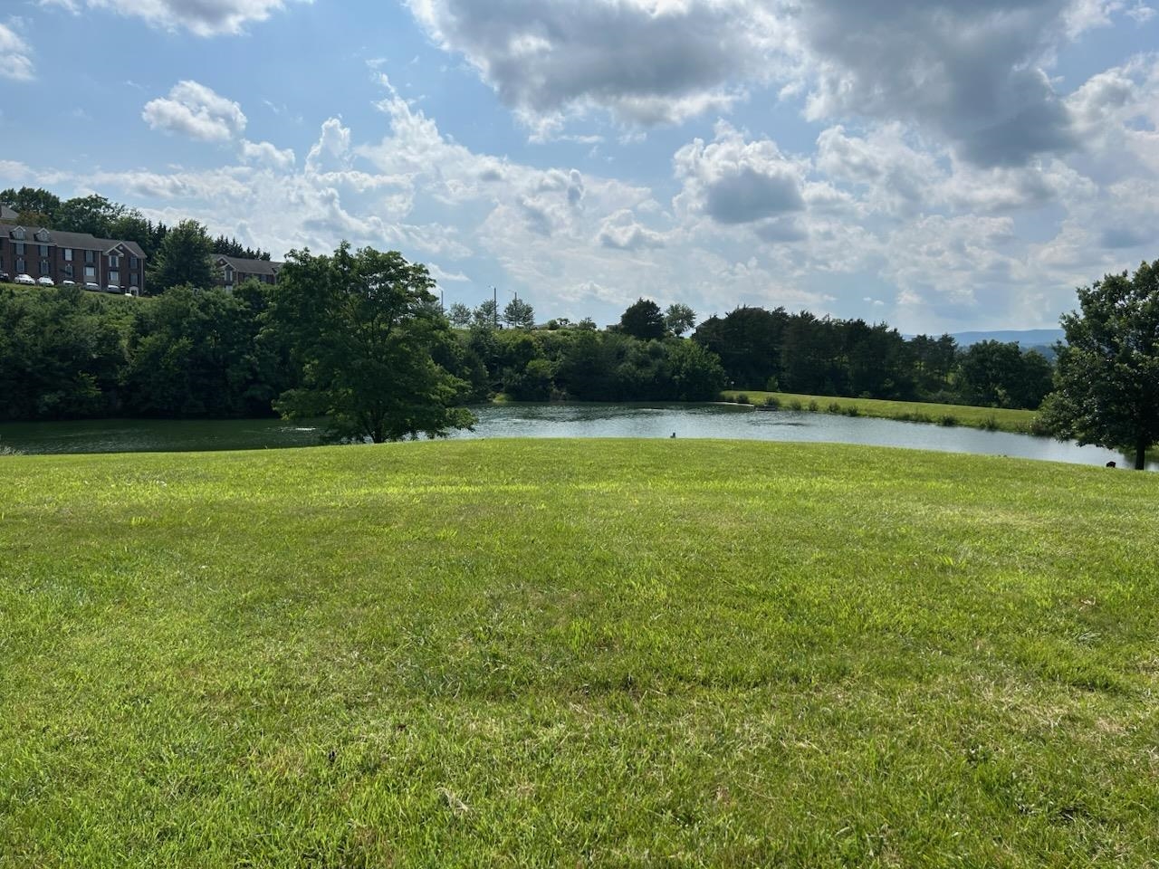 2121 LAKE TERRACE DR