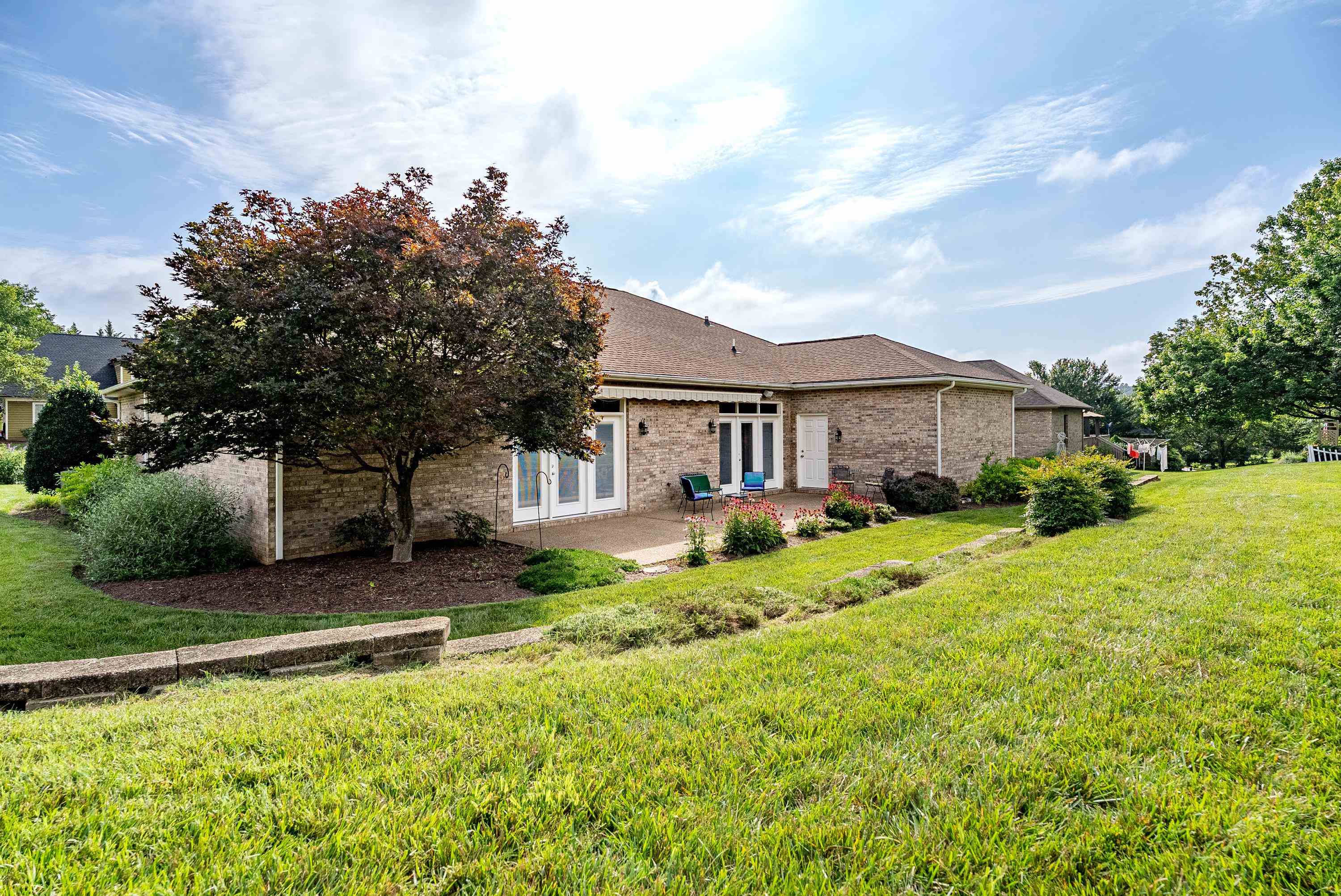3242 BARRINGTON DR