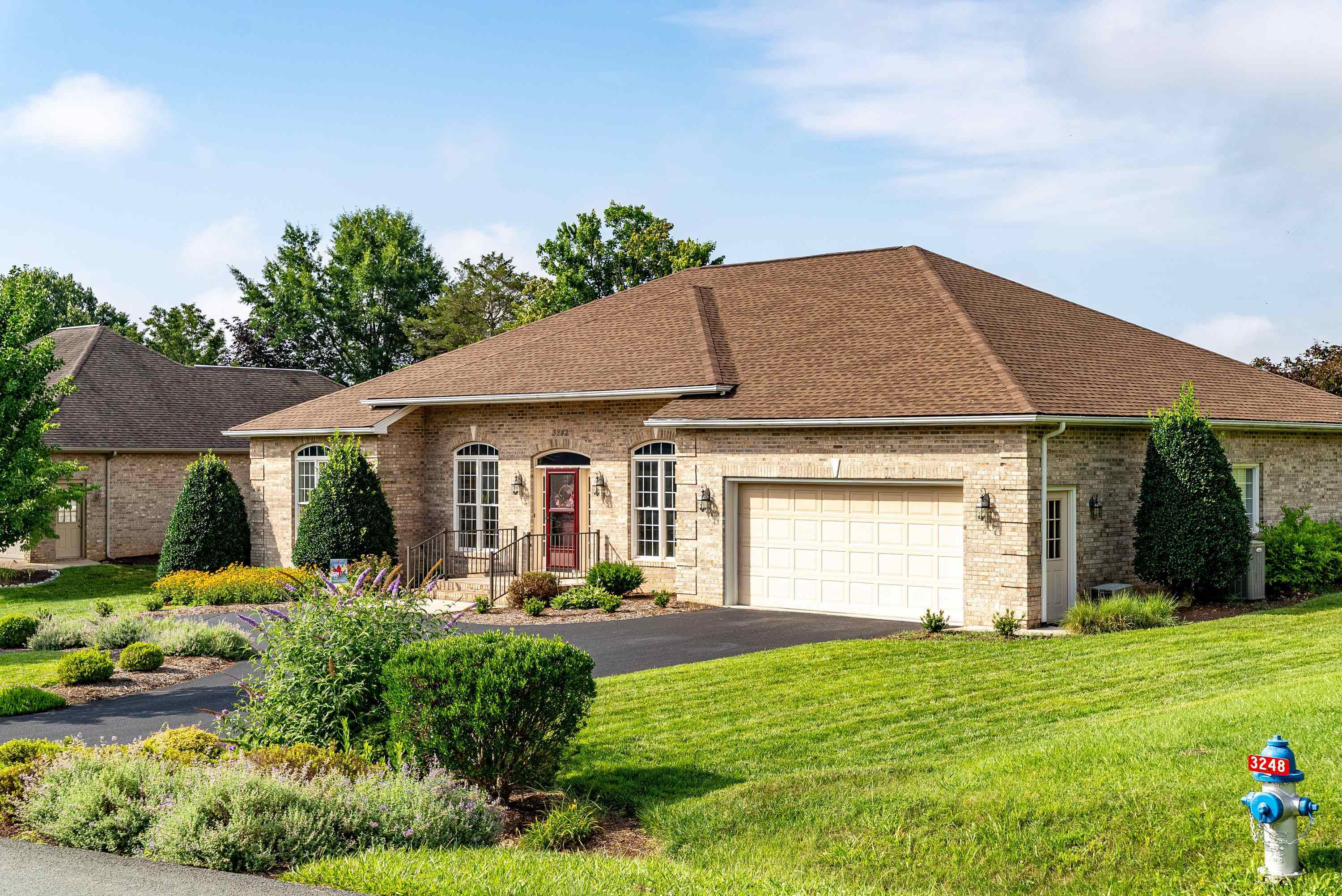 3242 BARRINGTON DR