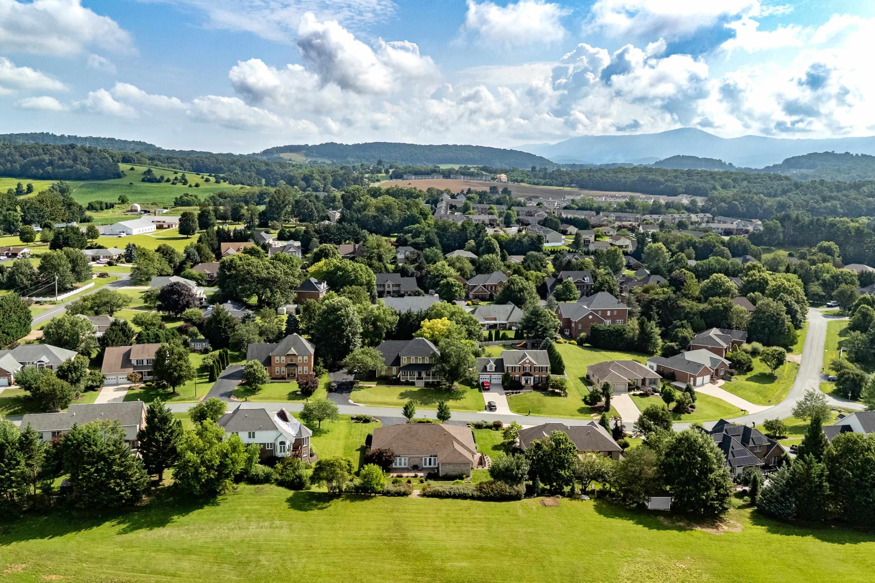 3242 BARRINGTON DR