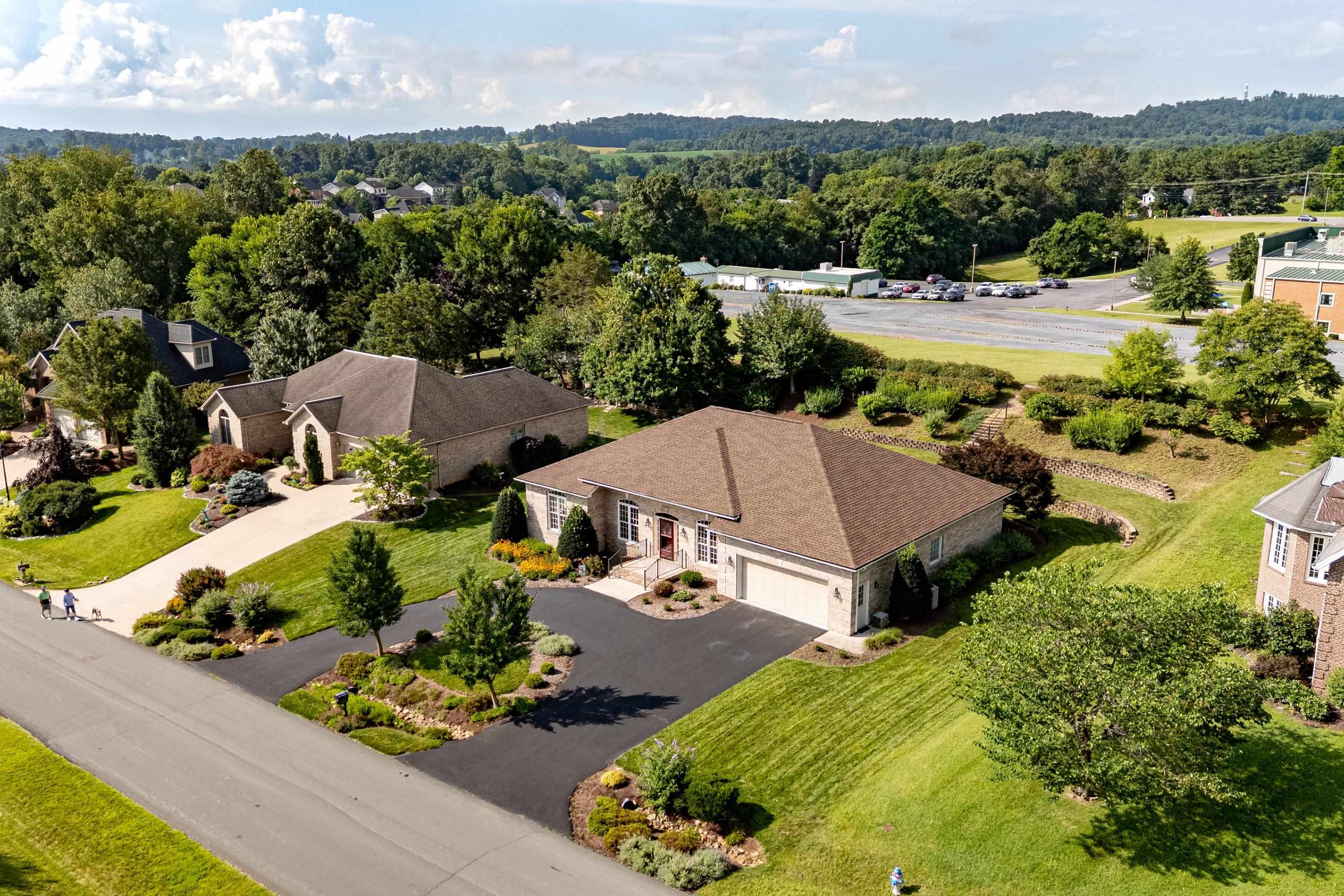 3242 BARRINGTON DR